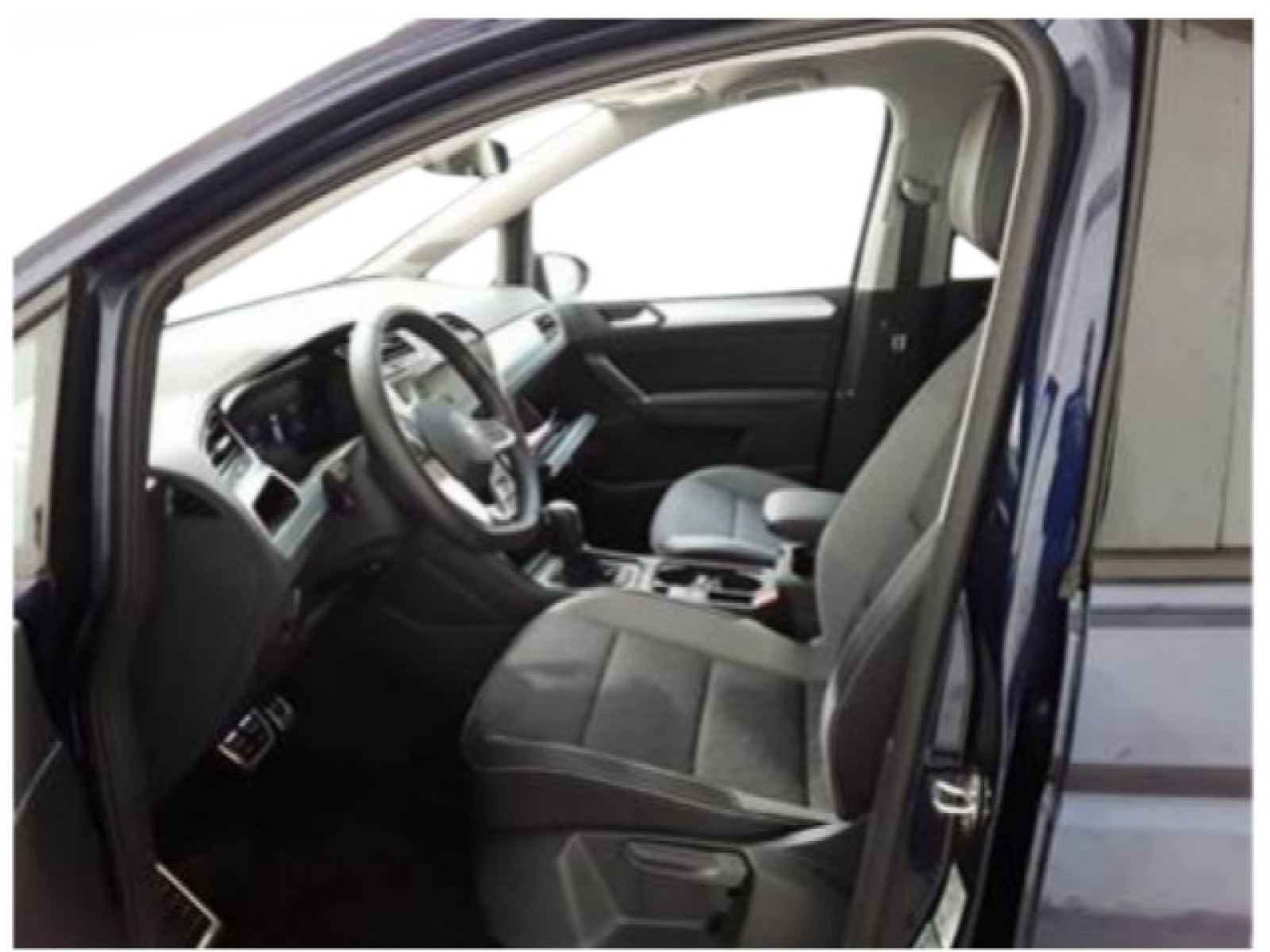 Volkswagen - Touran_4