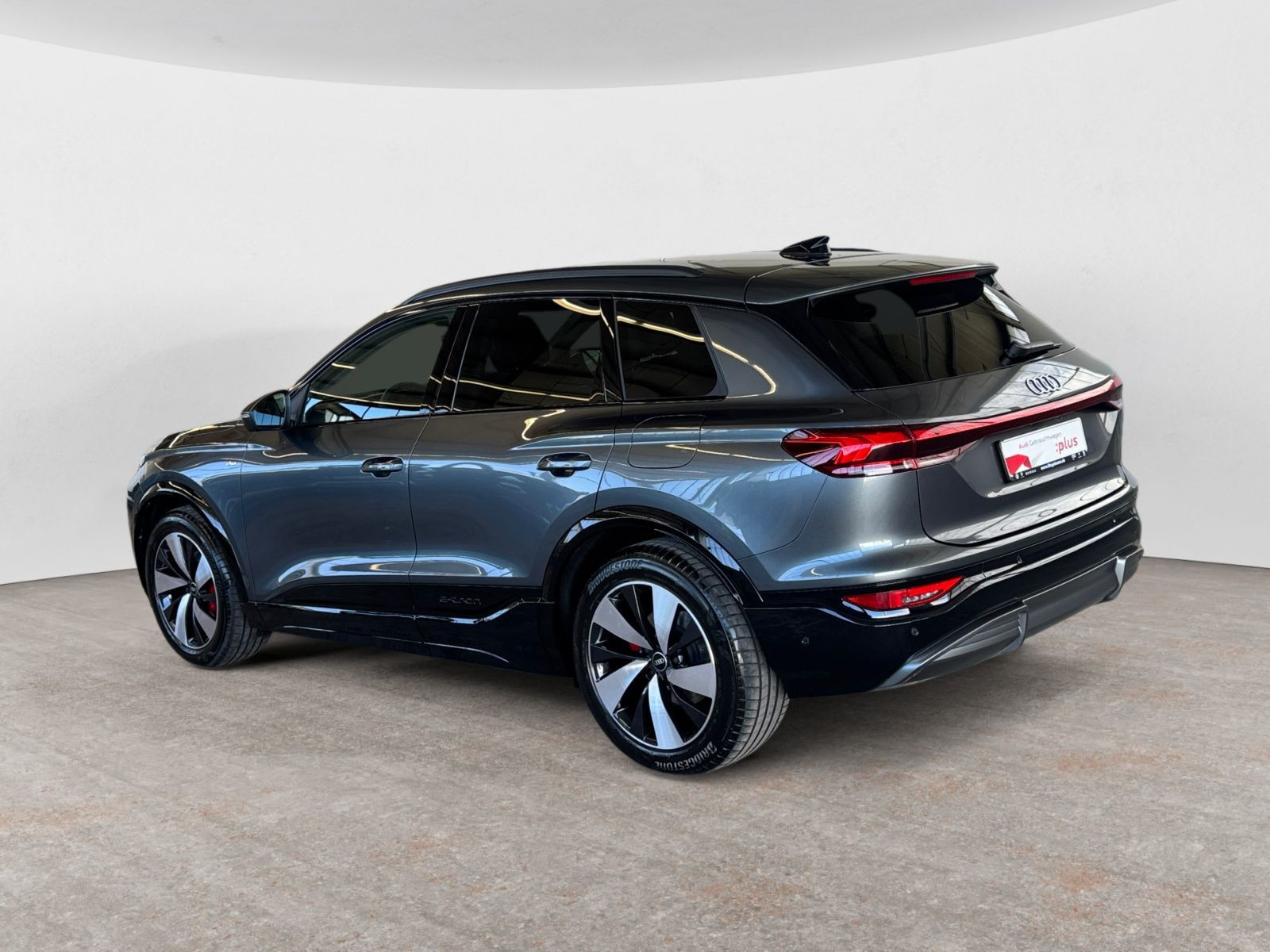 Audi - Q6 e-tron_4
