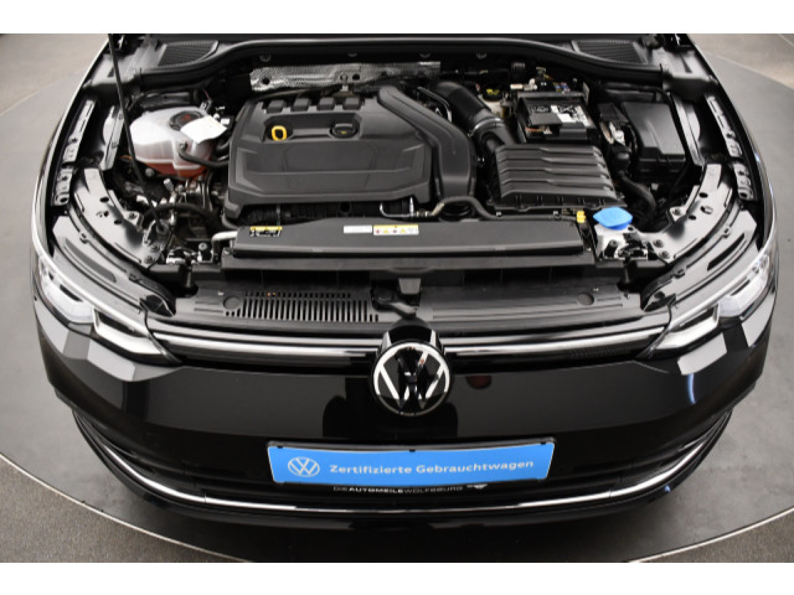 Volkswagen - Golf_12