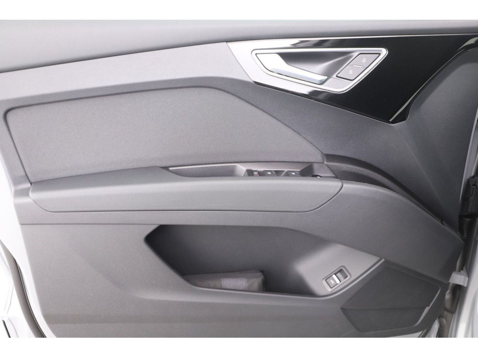 Audi - Q4 e-tron_14