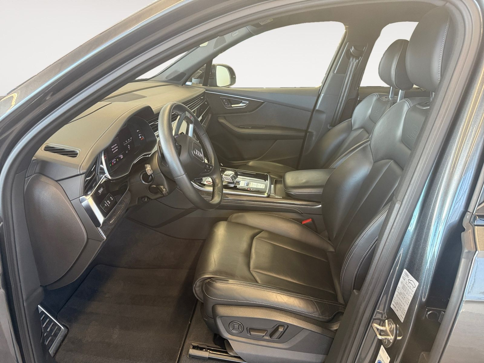 Audi - SQ7_10