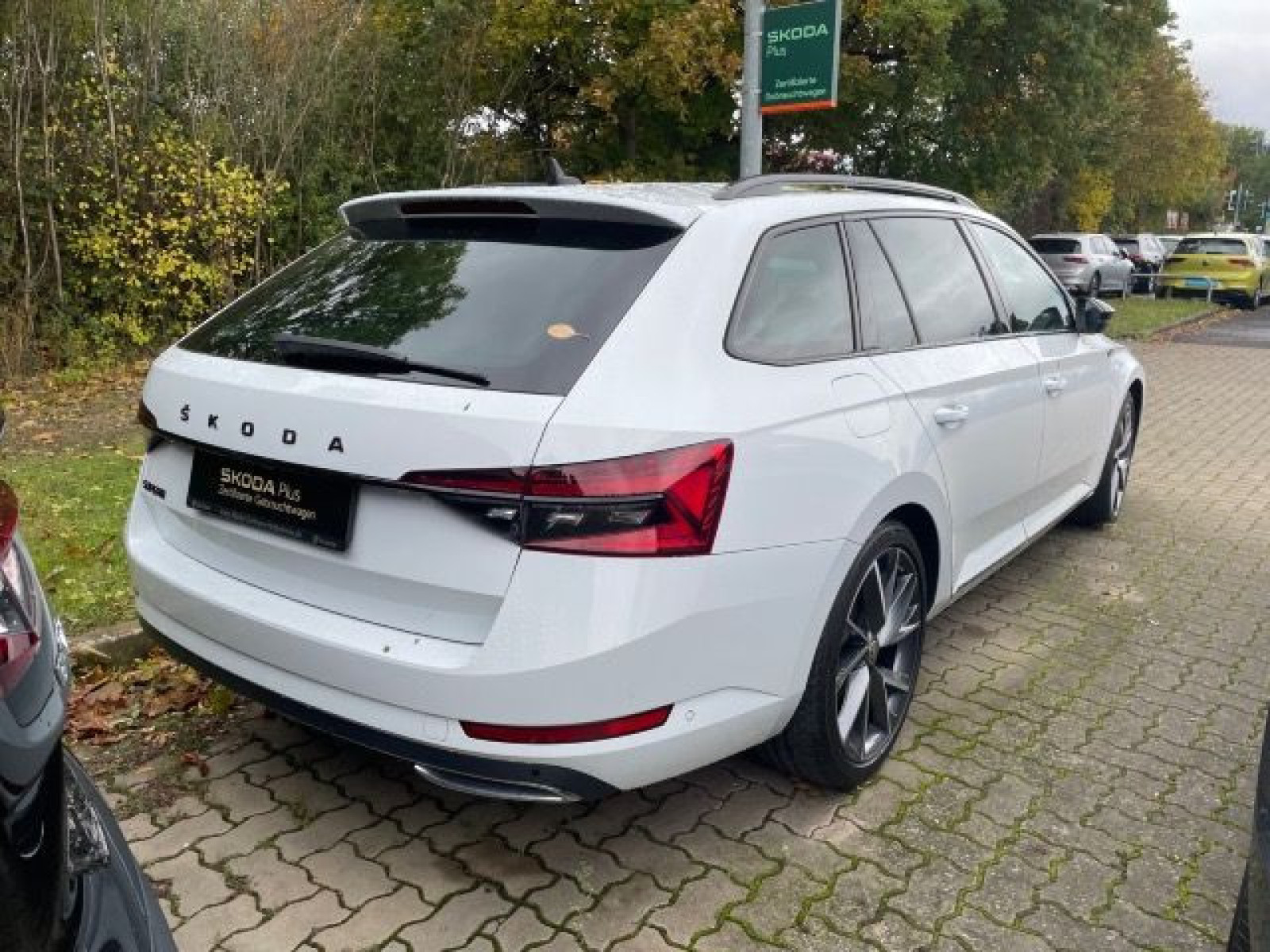 diagonalansicht-hinten-aussen