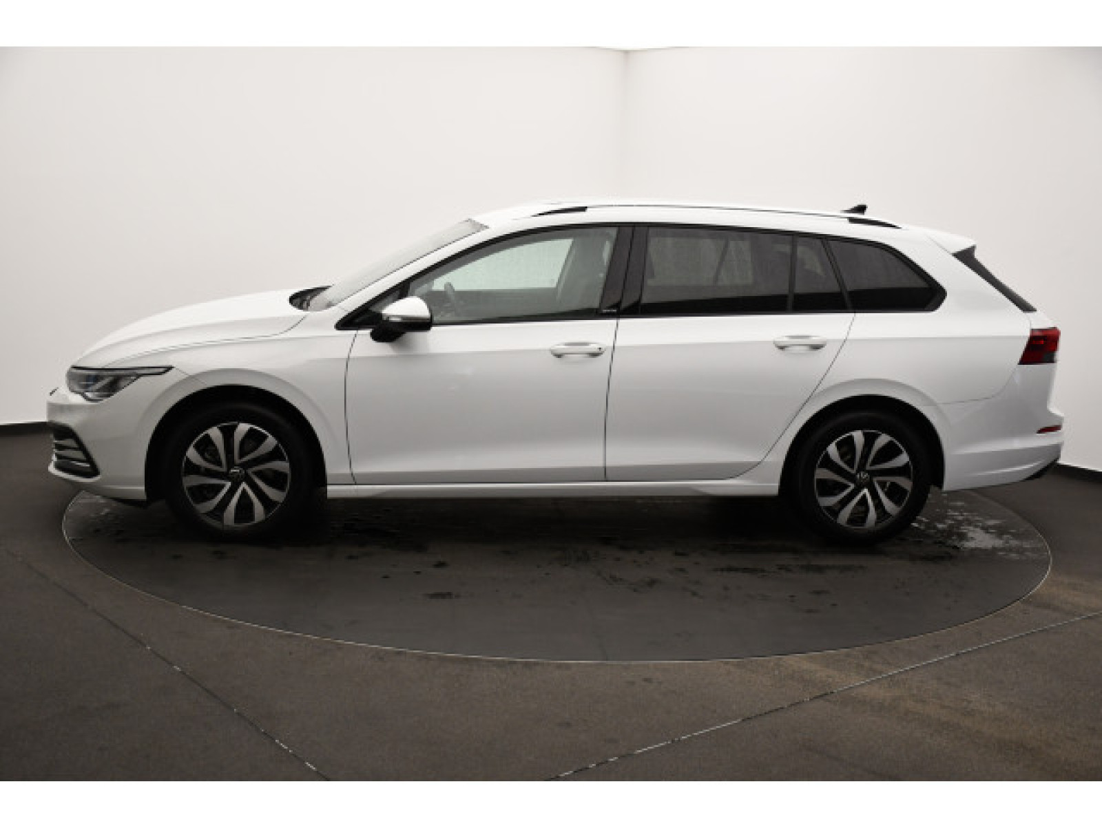 Volkswagen - Golf_16