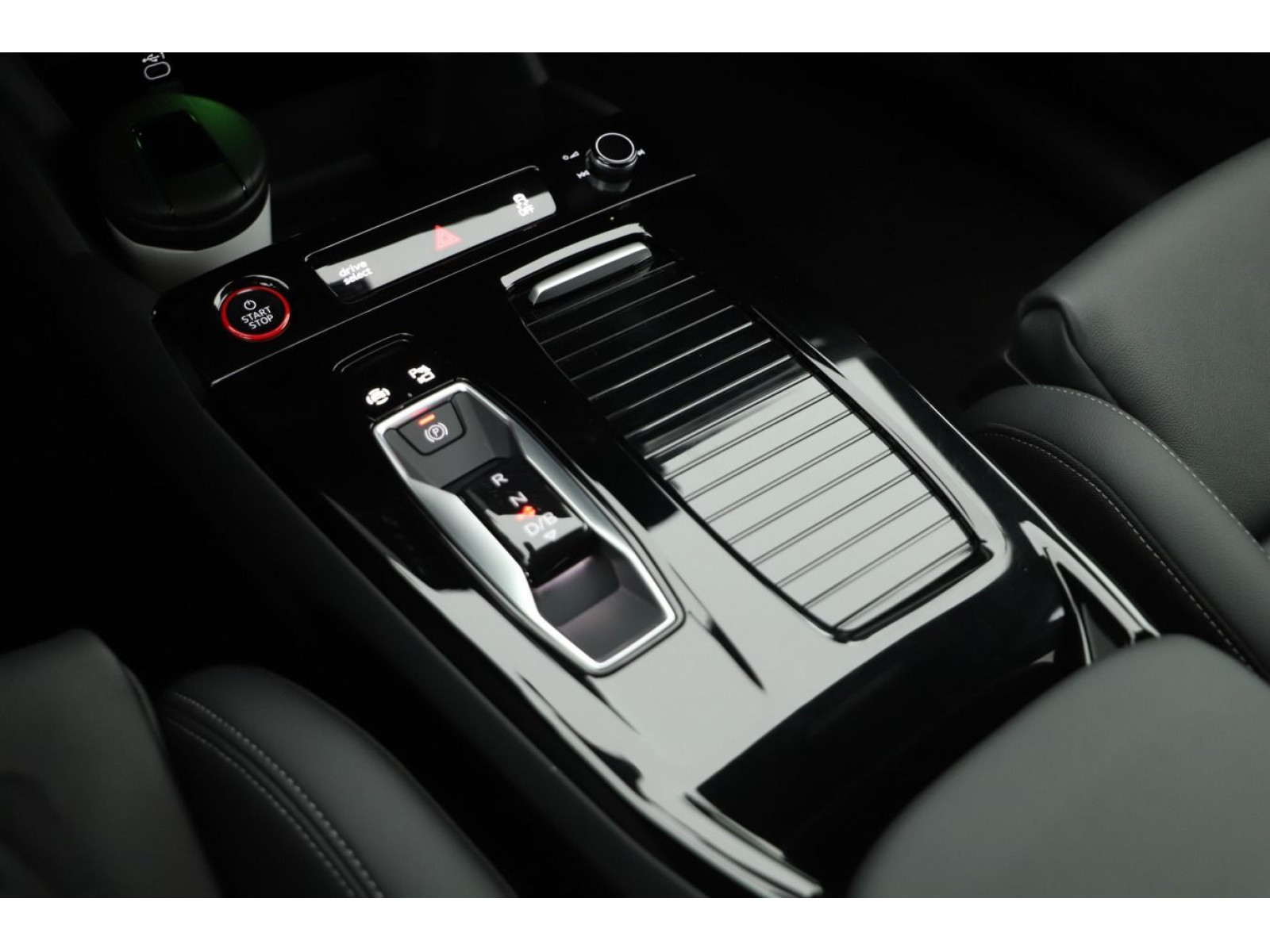 Audi - SQ6 SUV e-tron_14