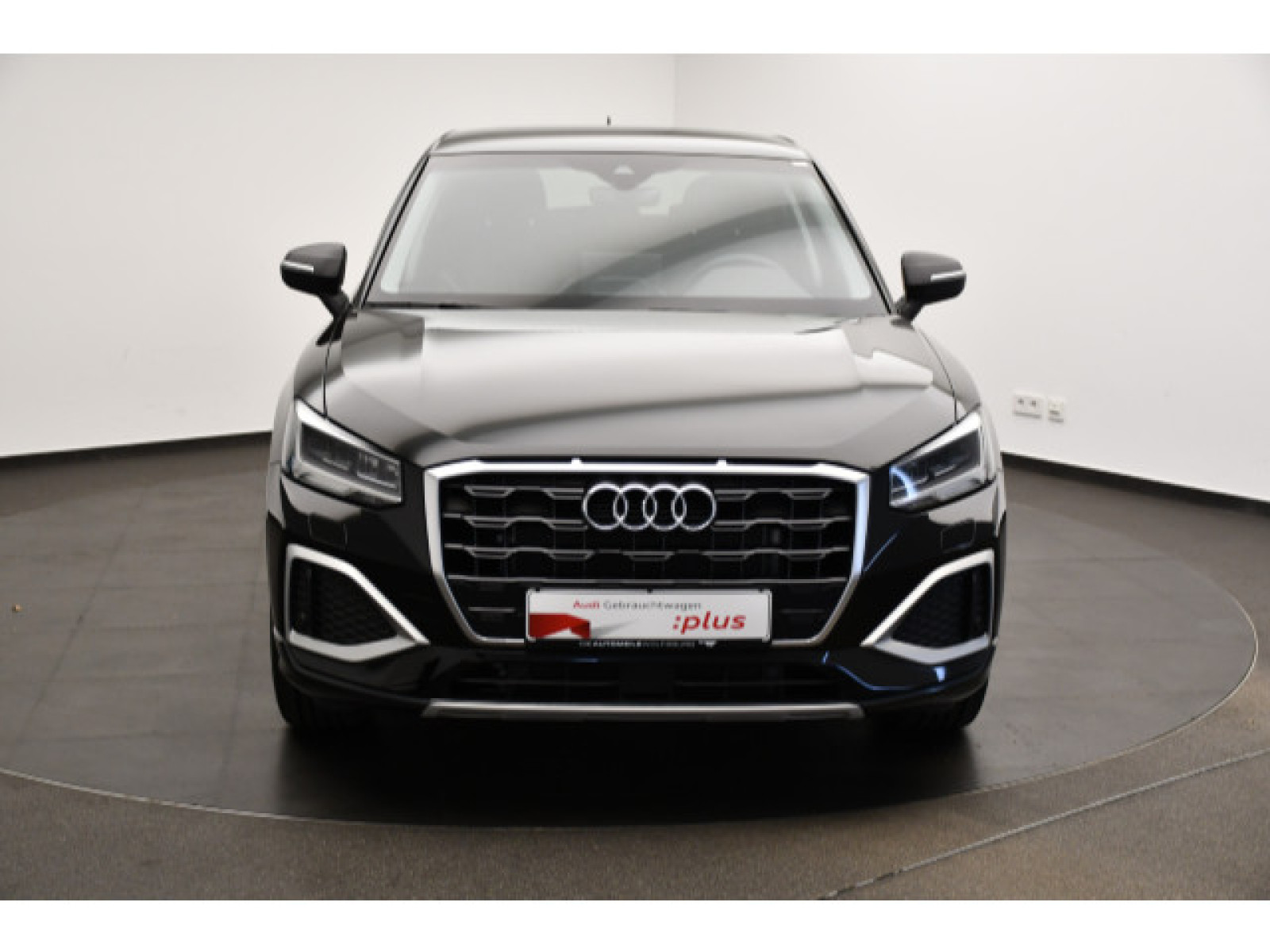 Audi - Q2_20