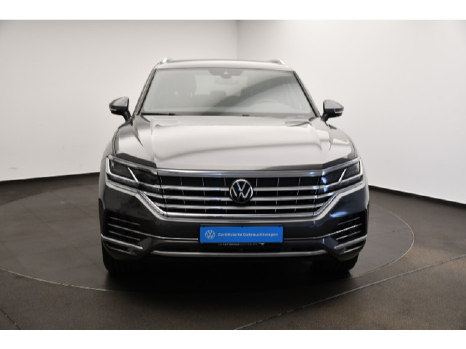 Volkswagen - Touareg_18