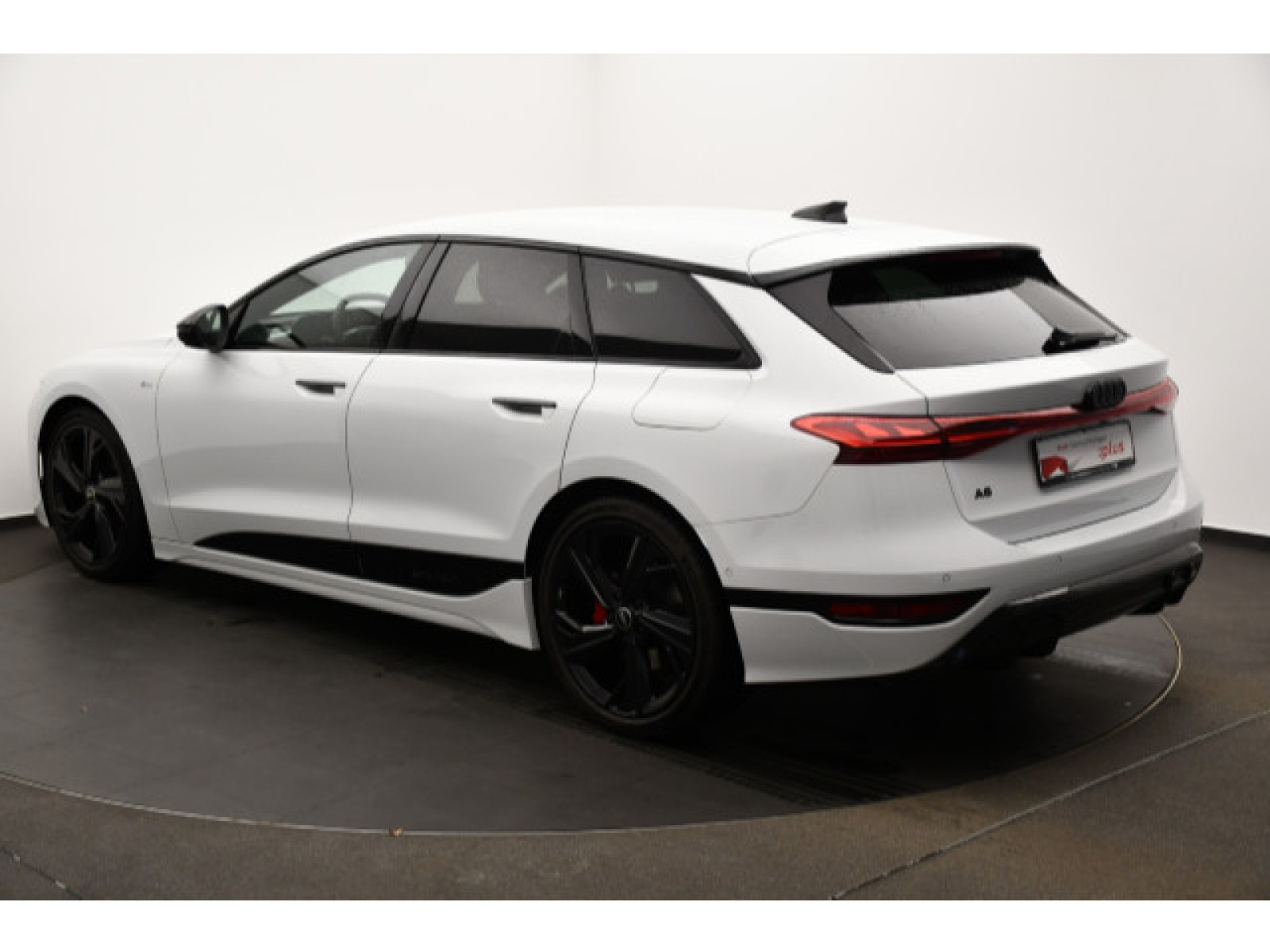 Audi - A6 Avant e-tron_18