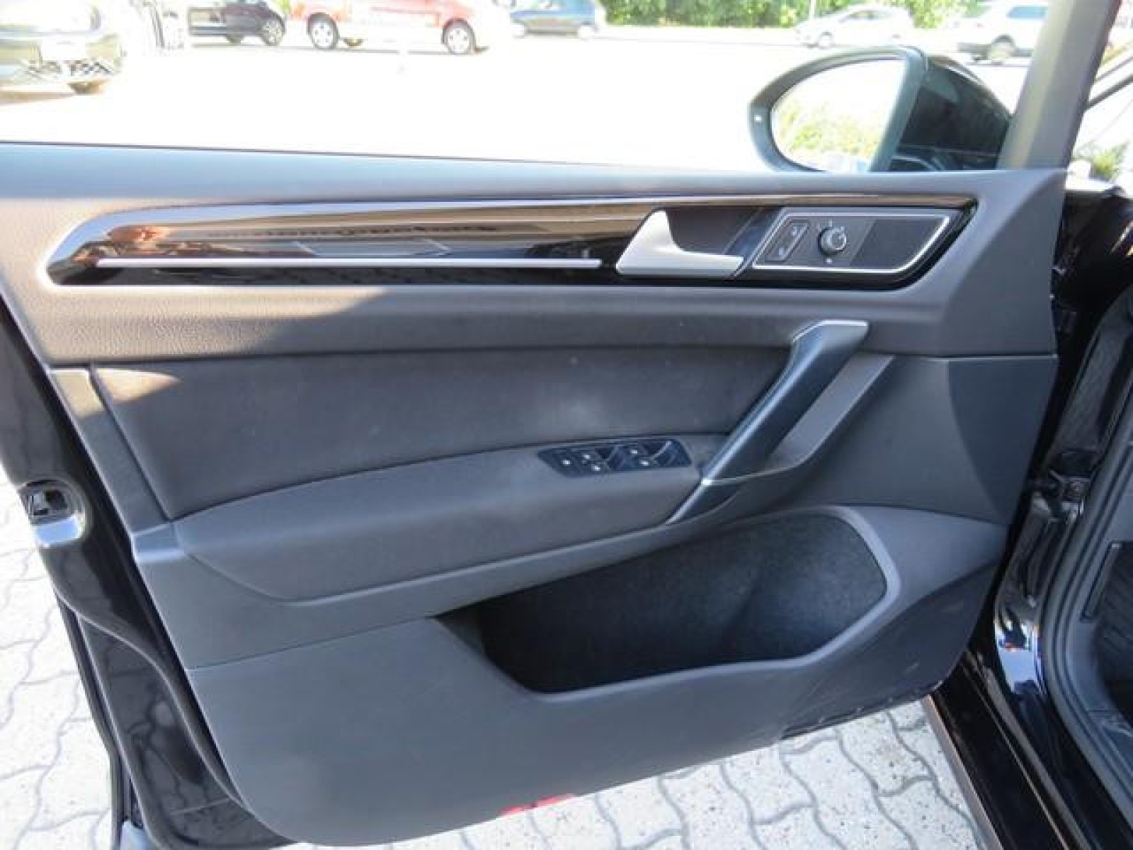 Volkswagen - Golf Sportsvan_12