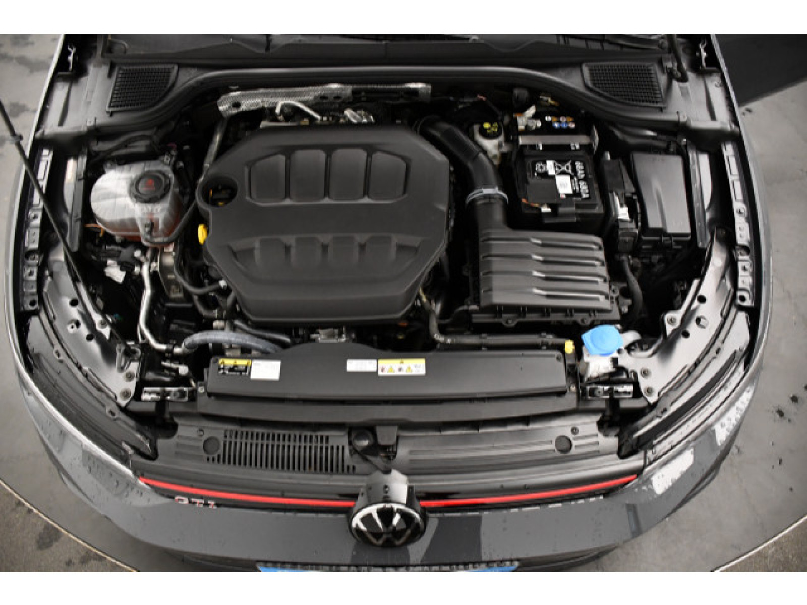 Volkswagen - Golf GTI_10