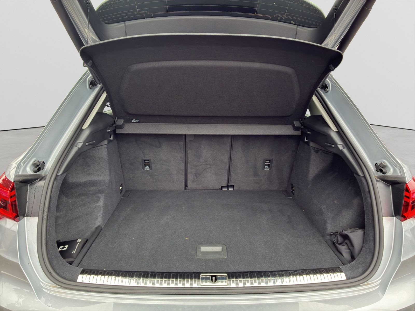Audi - Q3_14