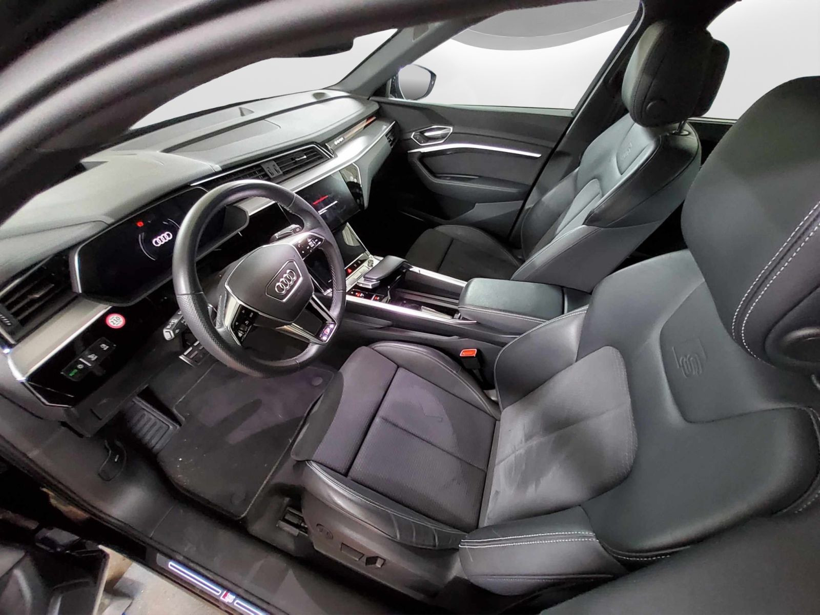 Audi - Q8 e-tron_4