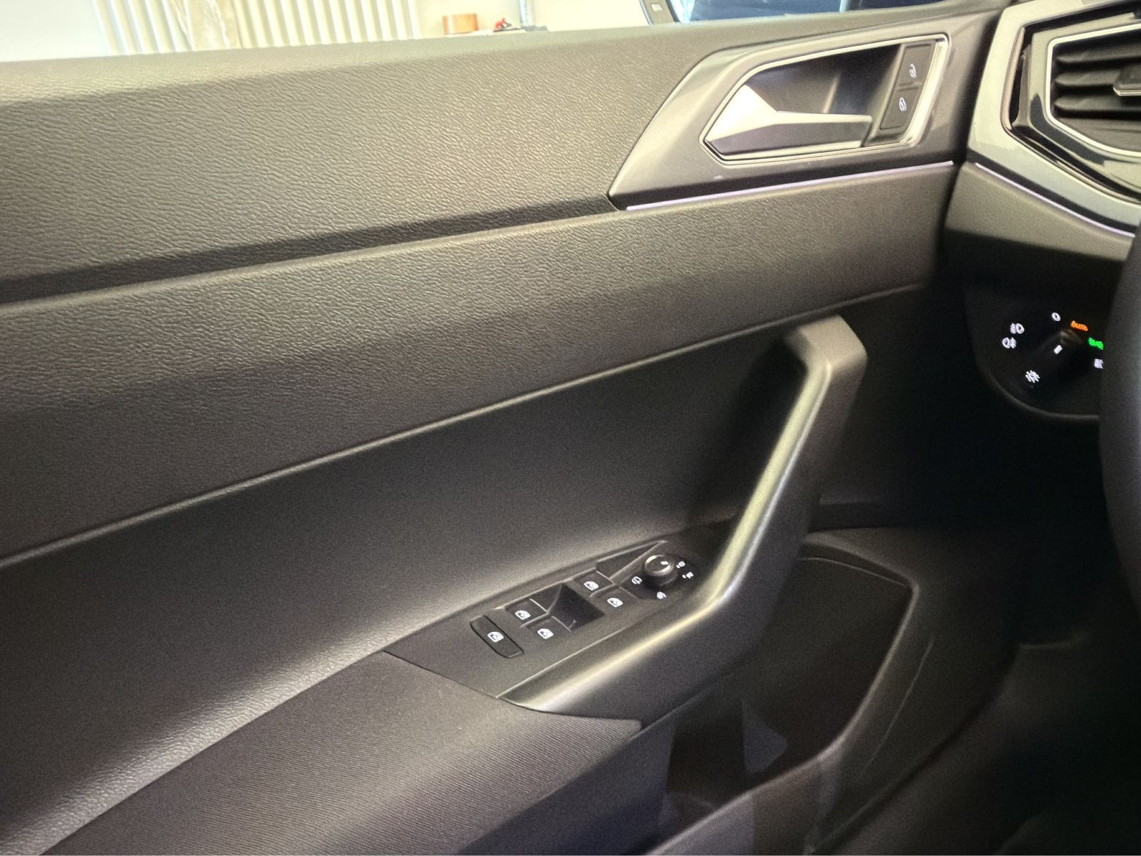 Volkswagen - Polo_14