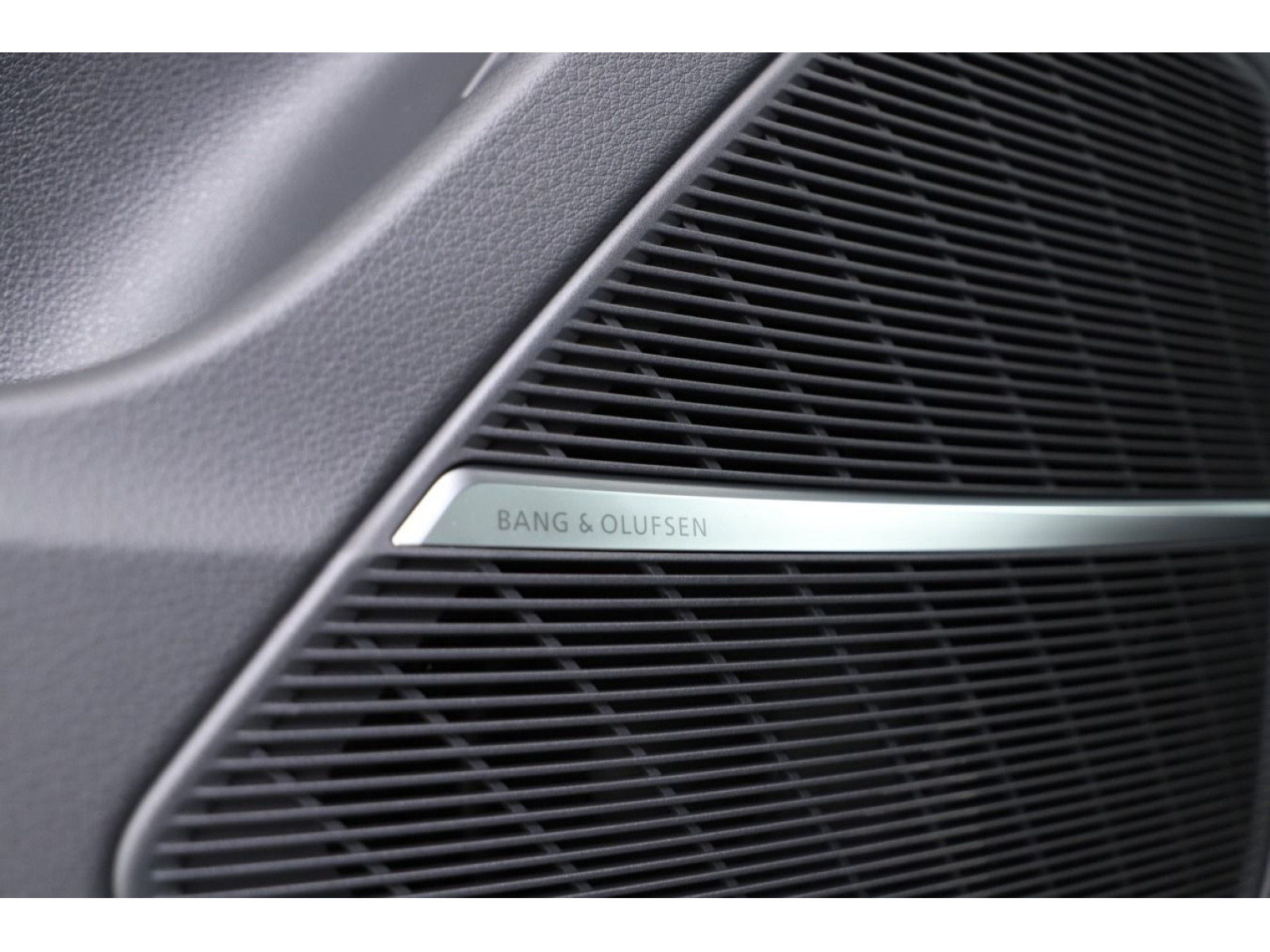 Audi - Q8_10 Audi - Q8_10