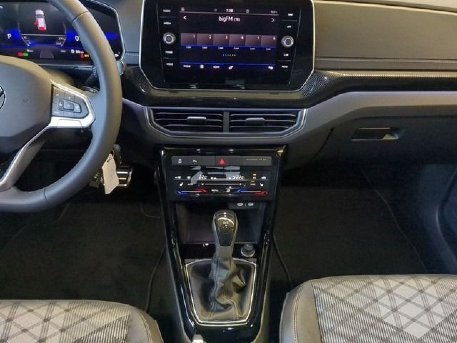 Volkswagen - T-Cross_7