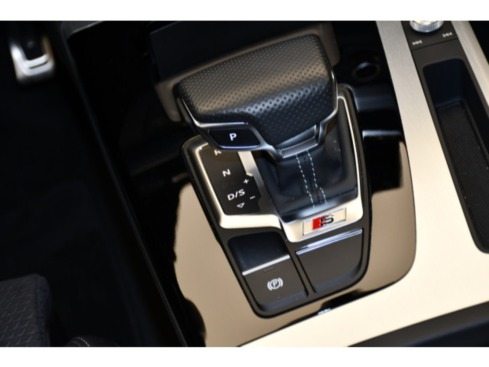 Audi - SQ5_6