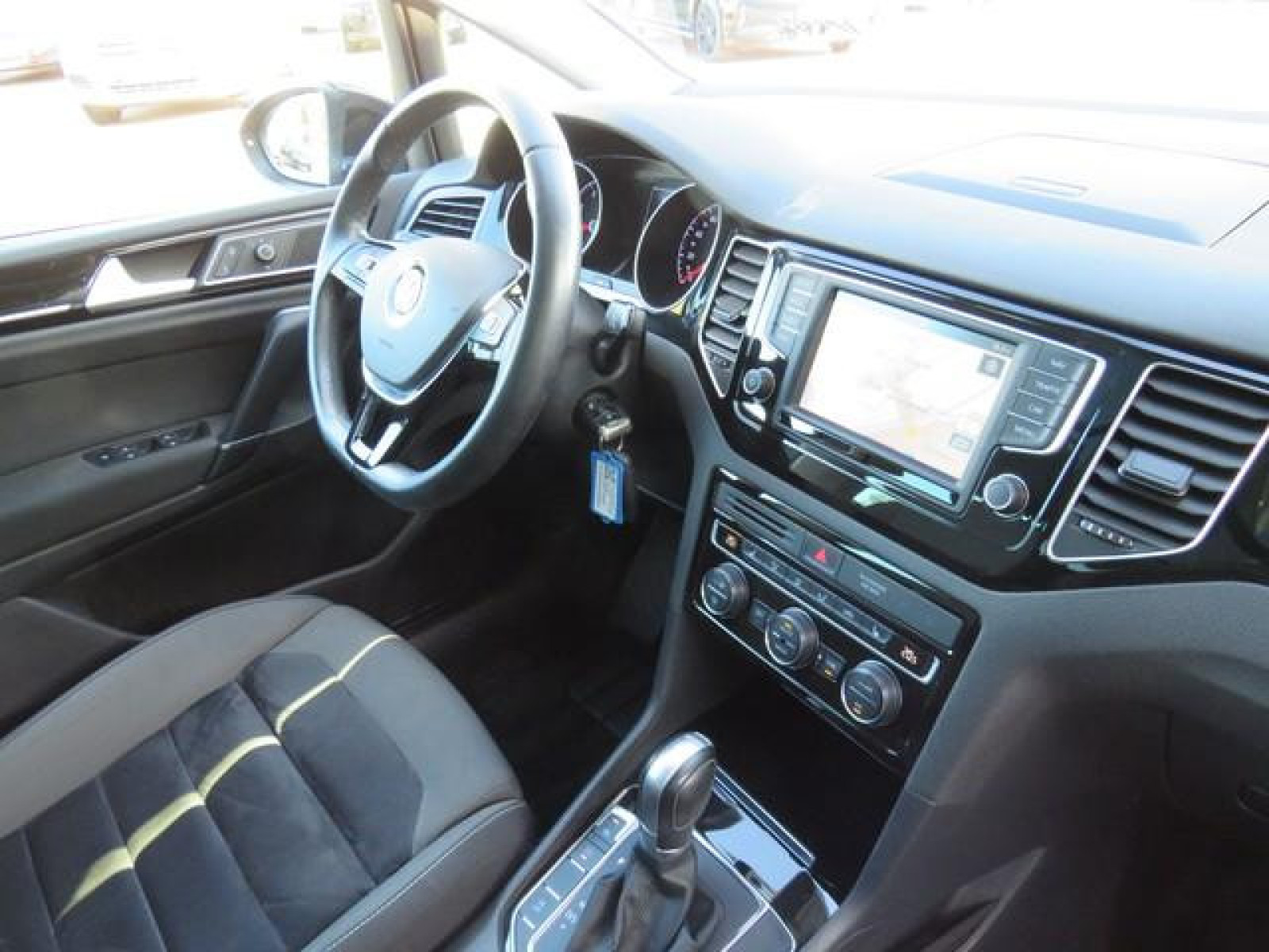 Volkswagen - Golf Sportsvan_21