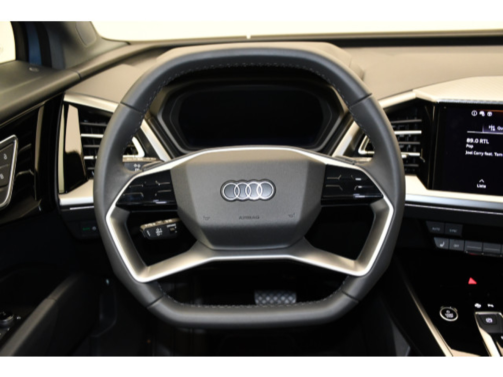 Audi - Q4 e-tron_7
