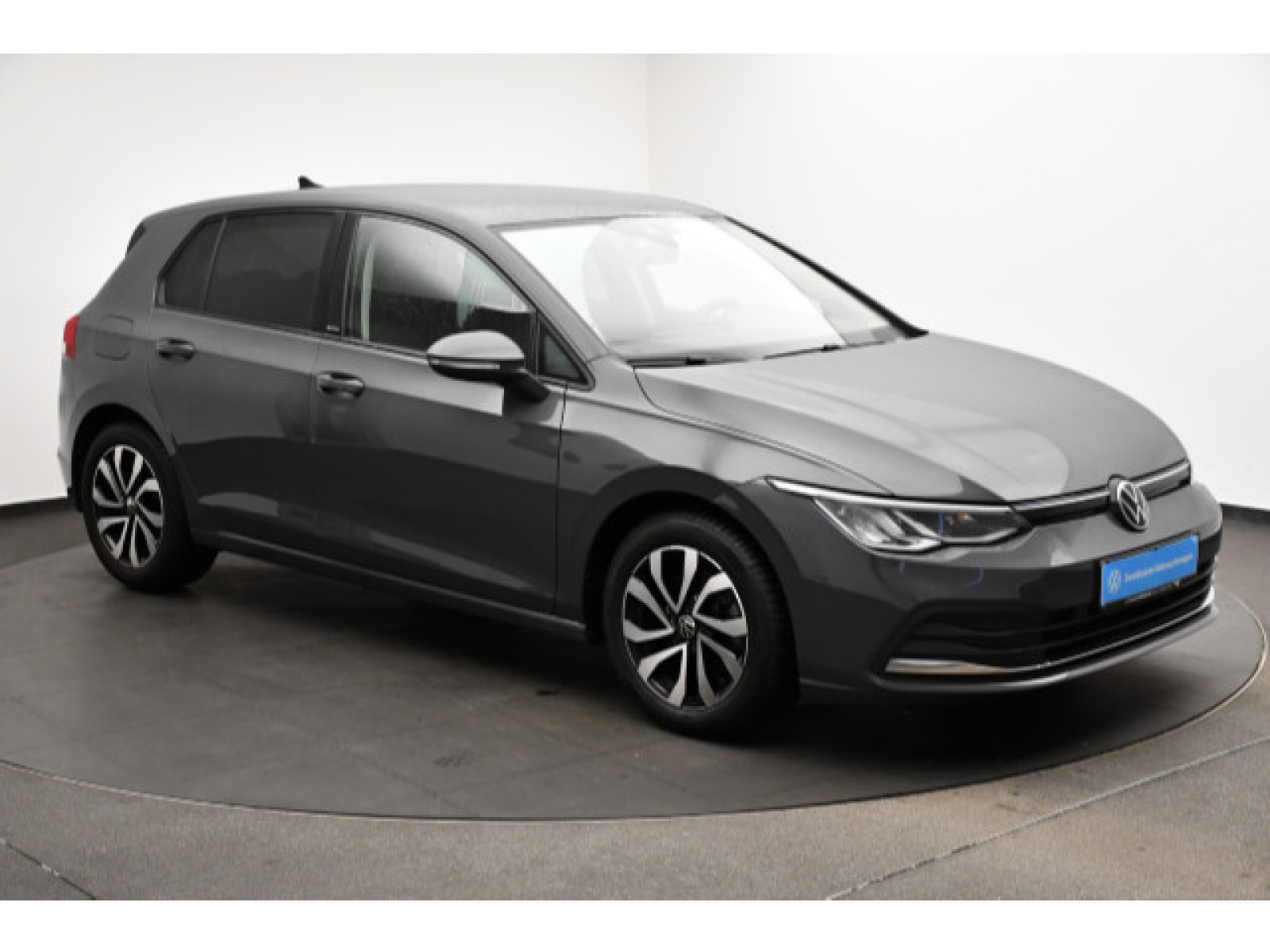 Volkswagen - Golf_13