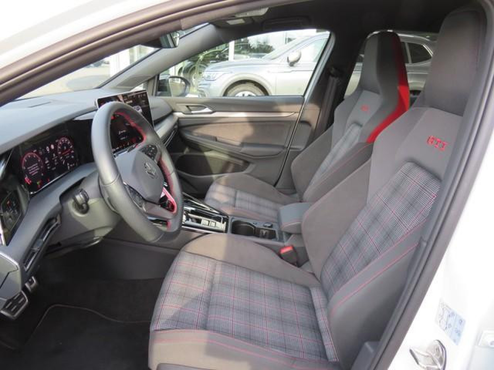Volkswagen - Golf GTI_10