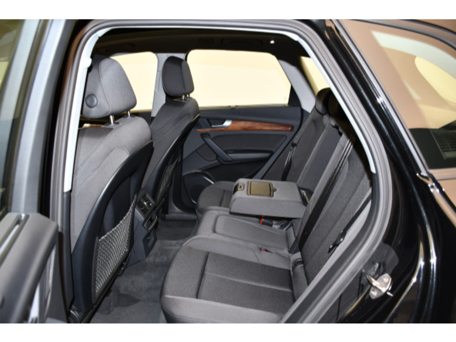 Audi - Q5_11