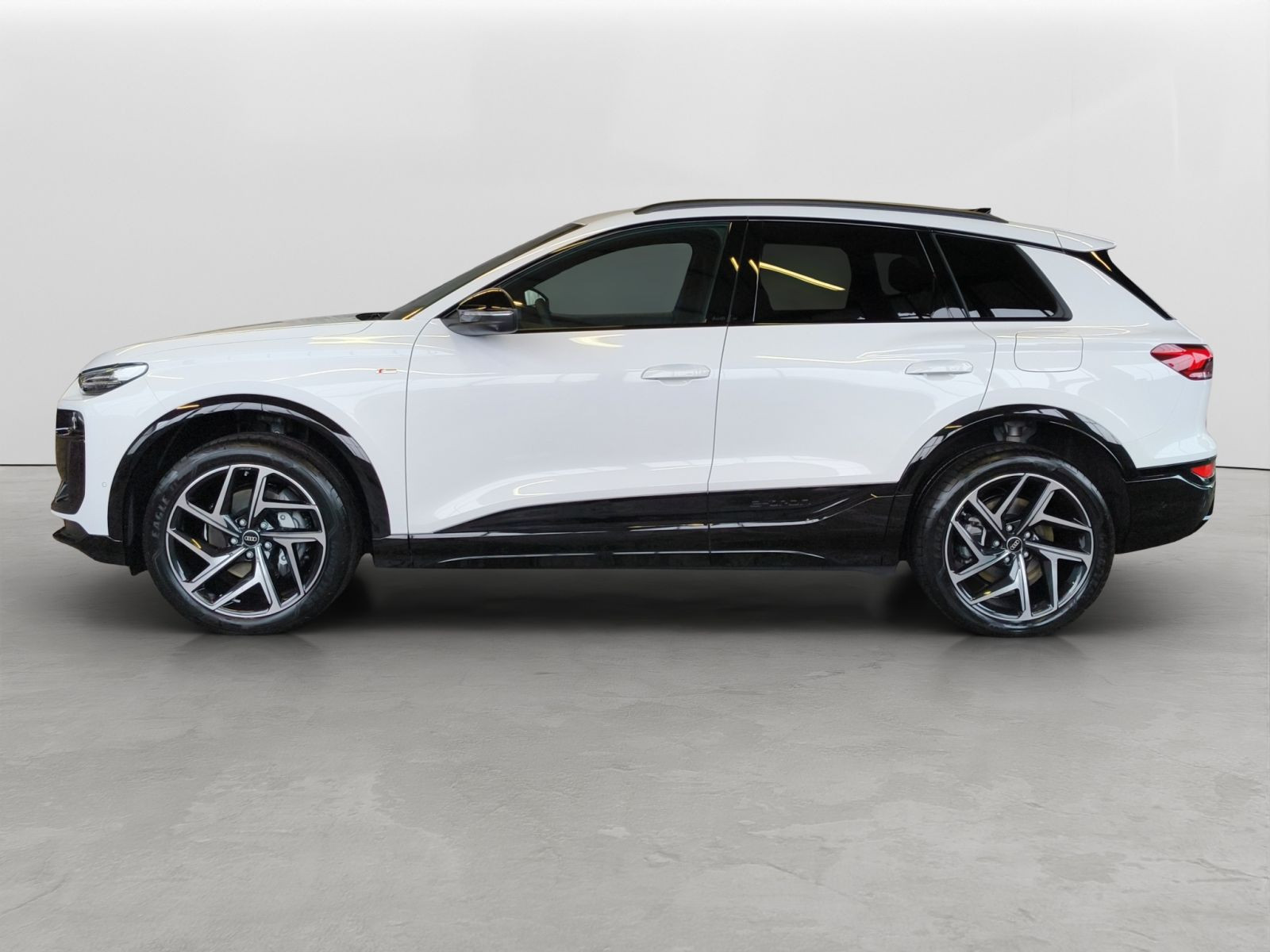 Audi - Q6 e-tron_3