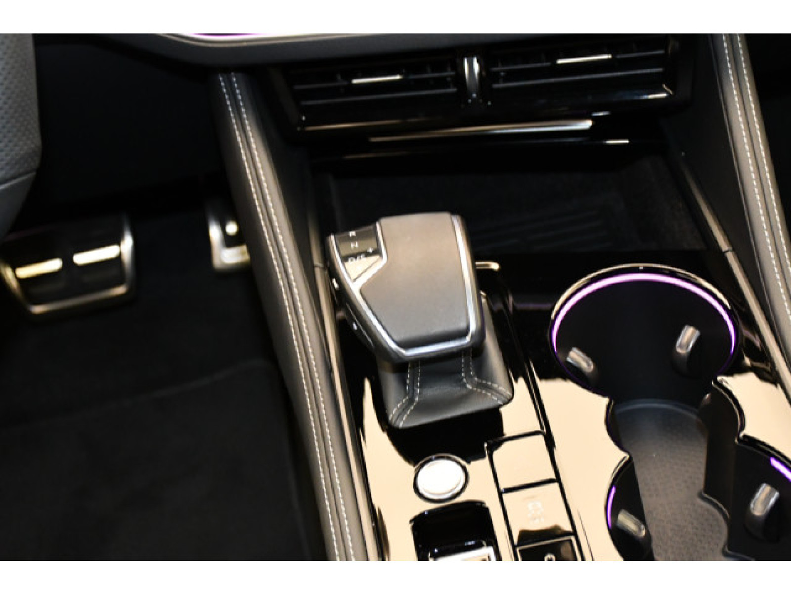 Volkswagen - Touareg_7