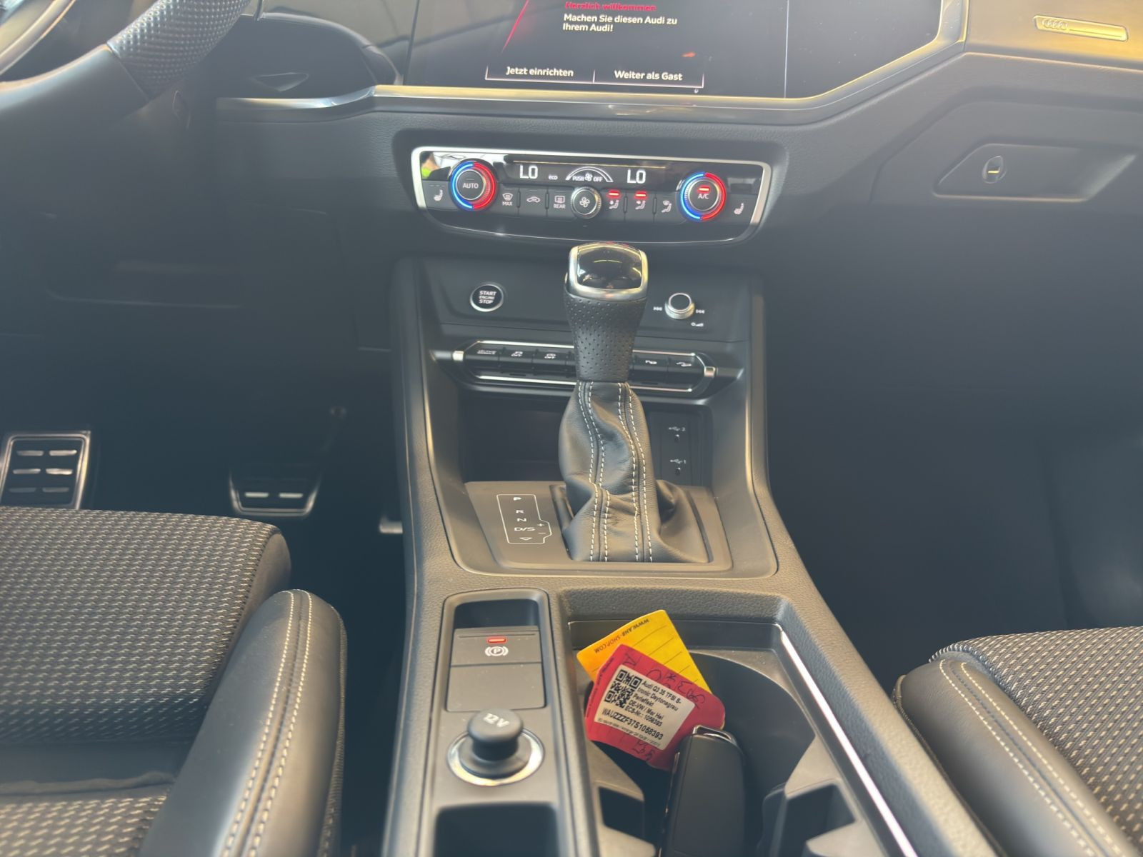 Audi - Q3_13