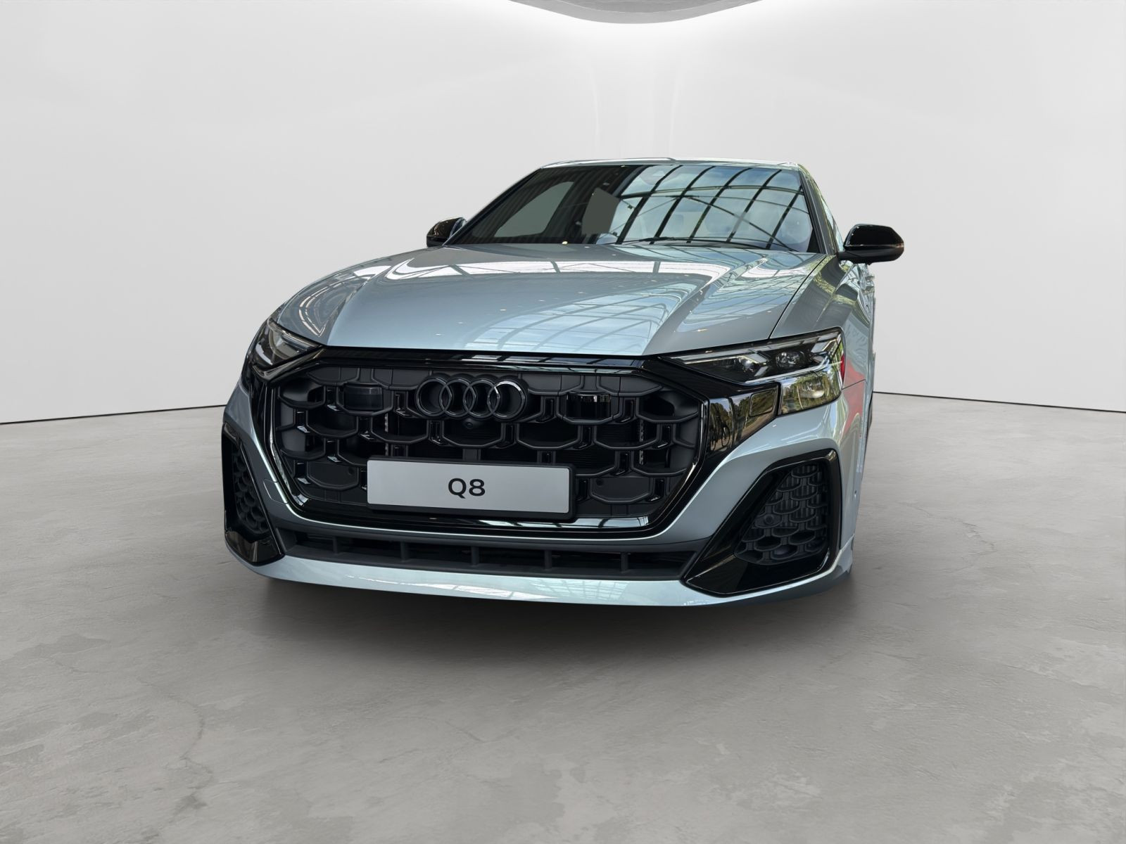 Audi - Q8_1