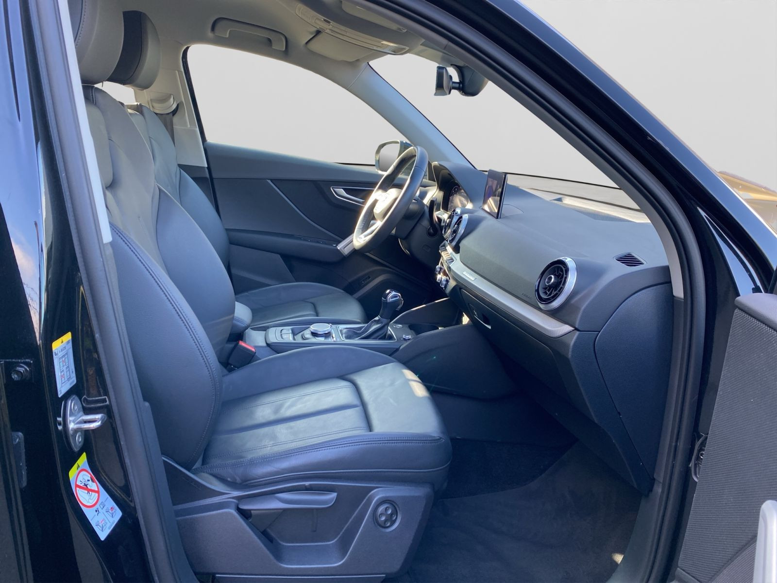 Audi - Q2_18
