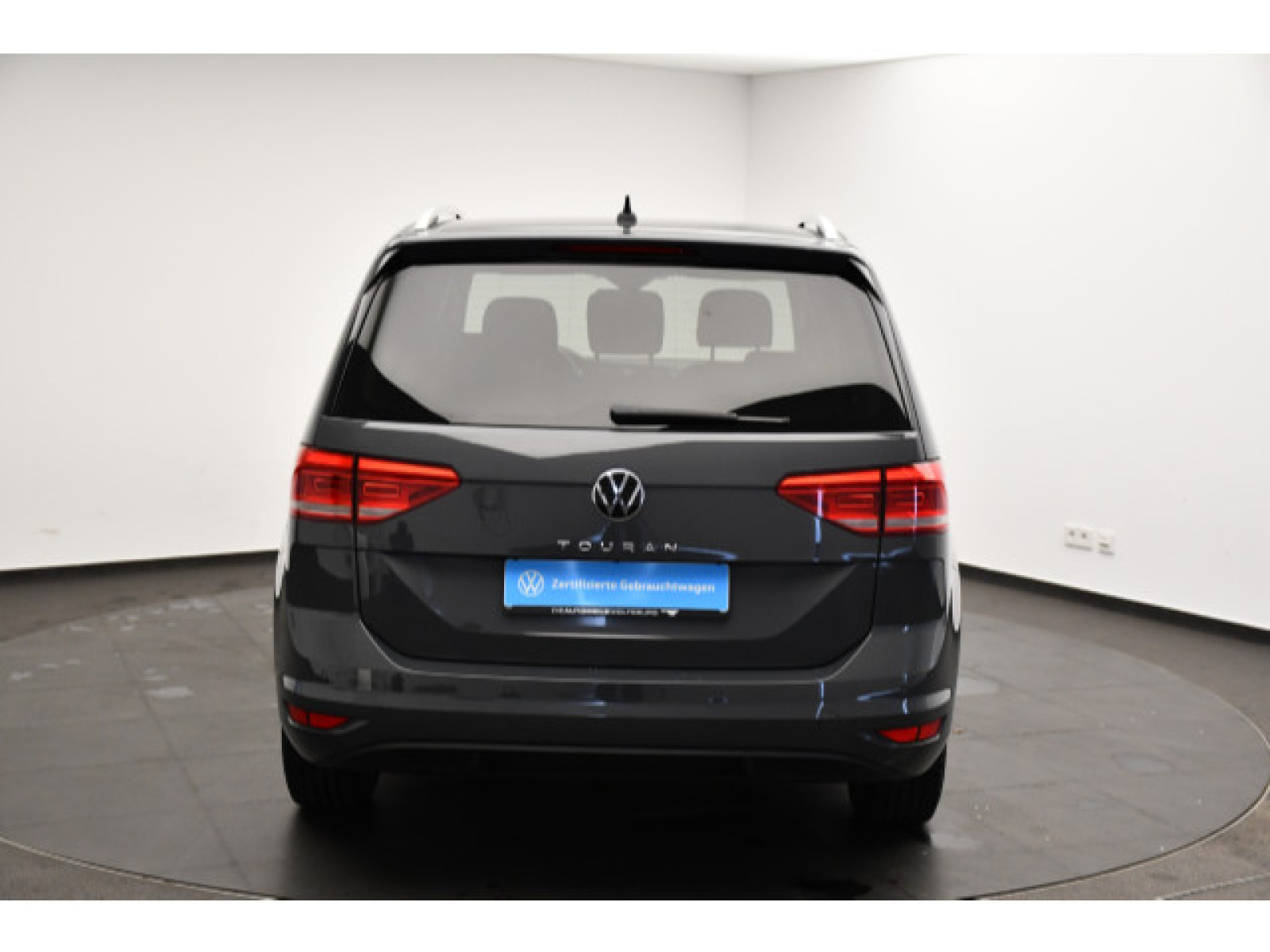 Volkswagen - Touran_17