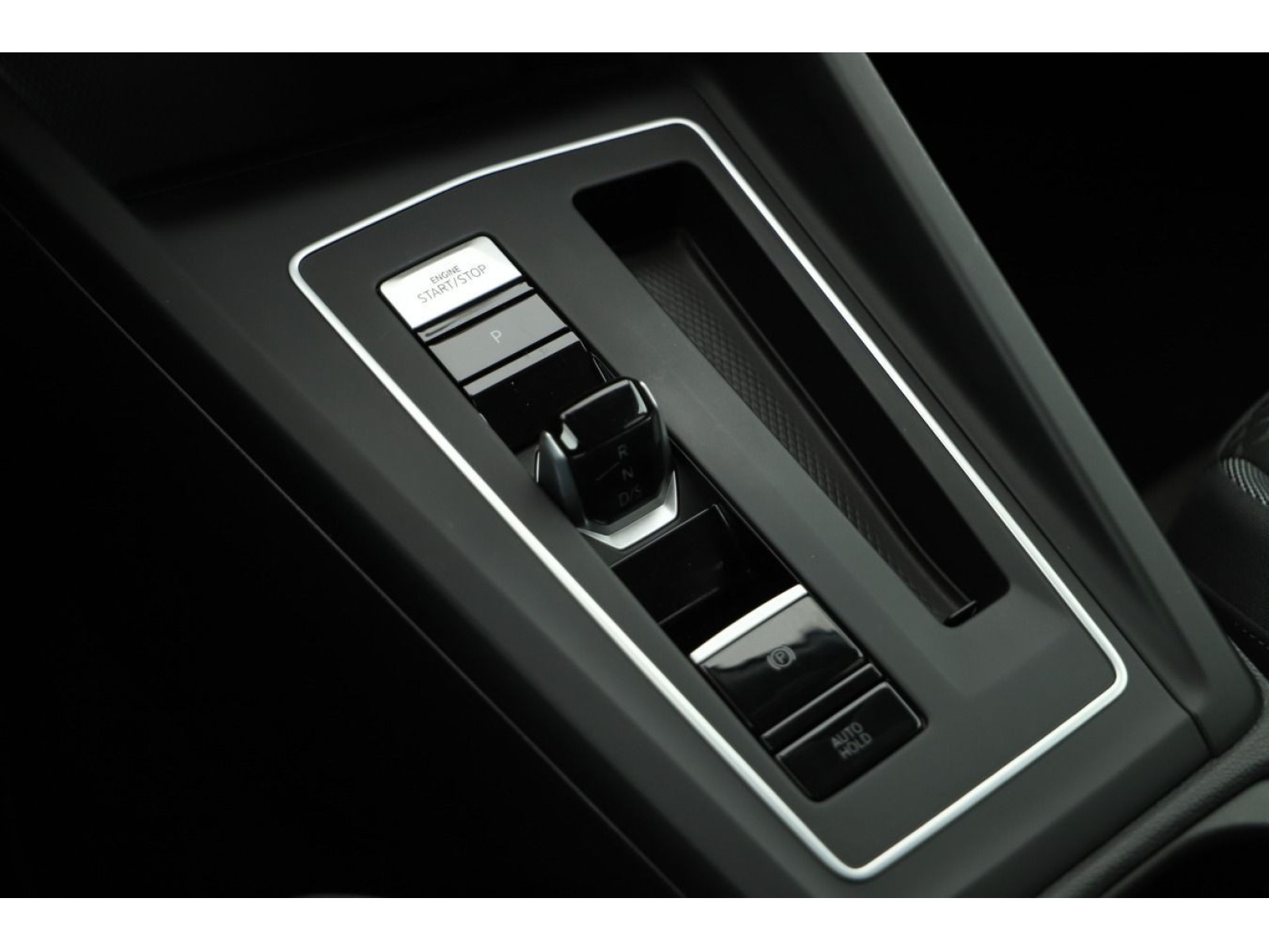 Volkswagen - Golf_11