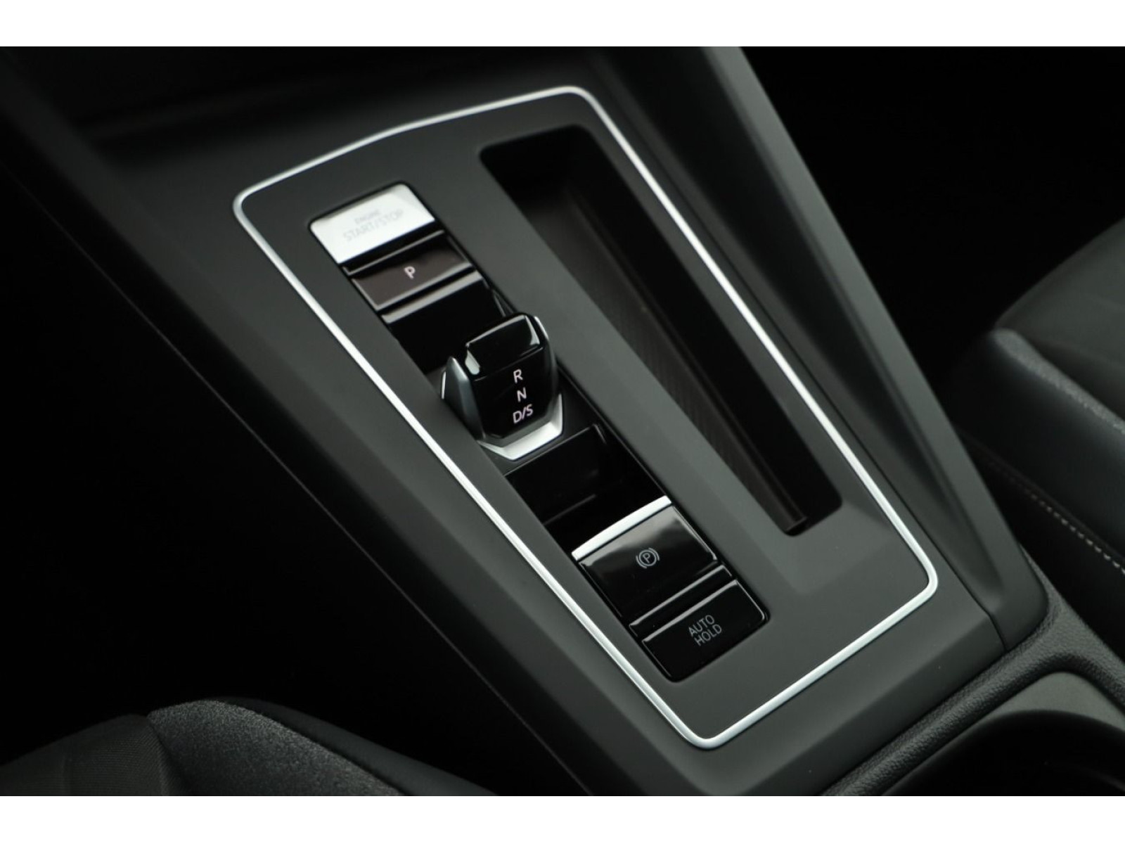 Volkswagen - Golf_10