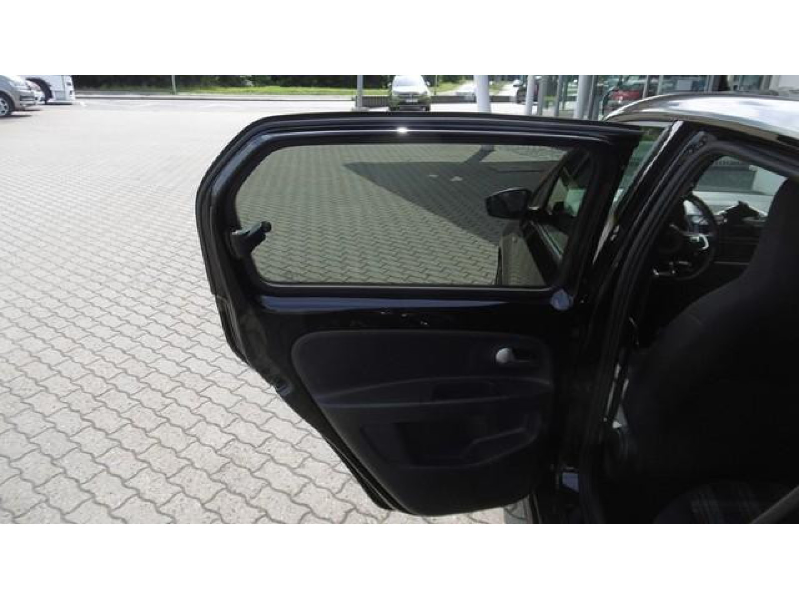 Volkswagen - up!_16