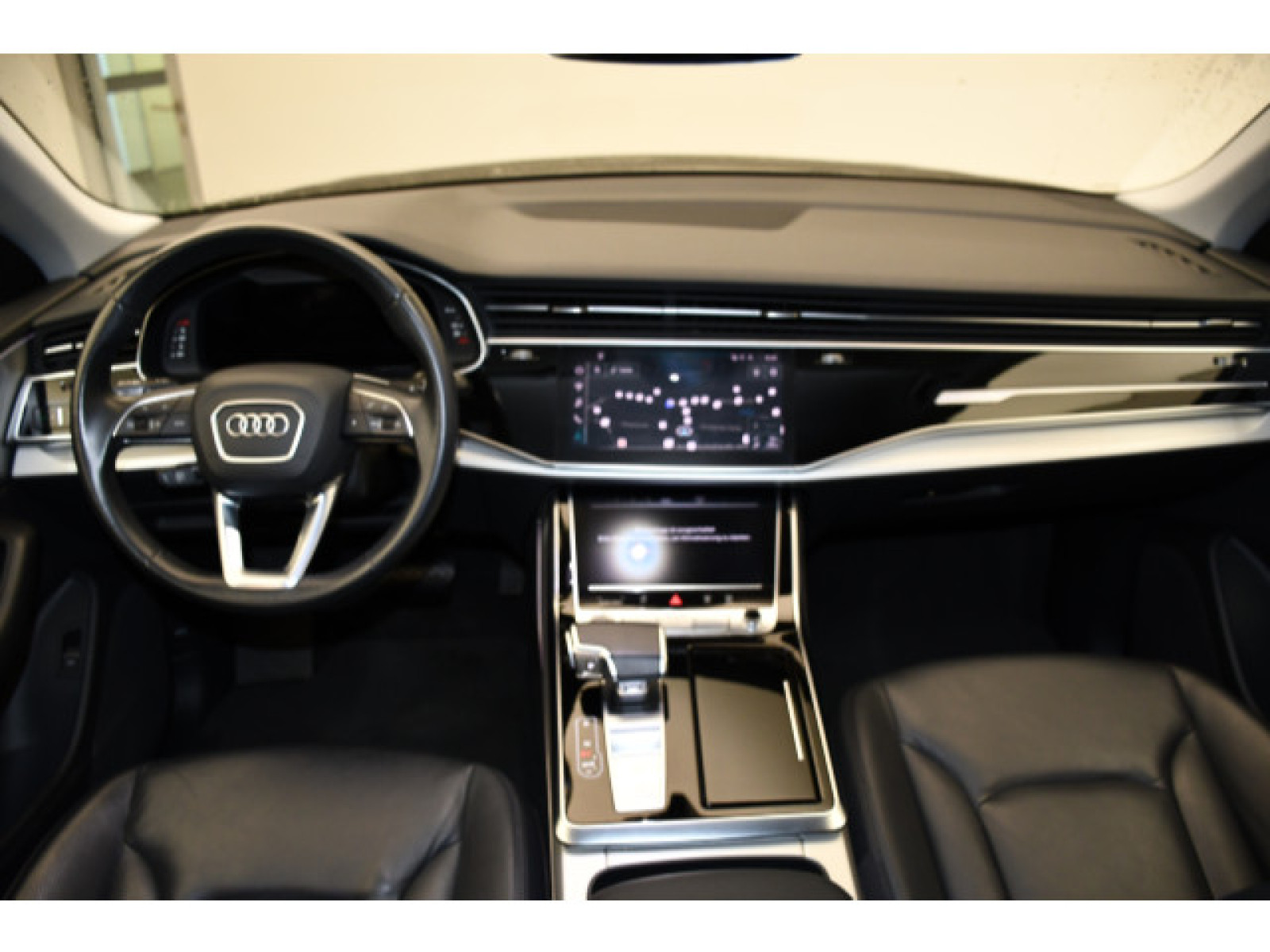 Audi - Q8_5