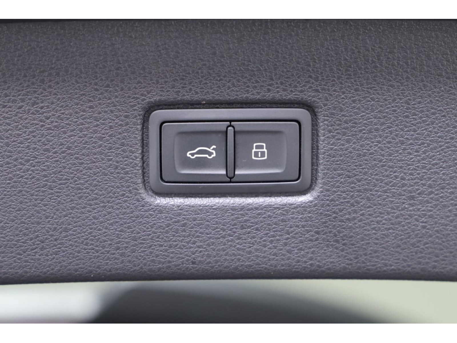 Audi - Q7_22