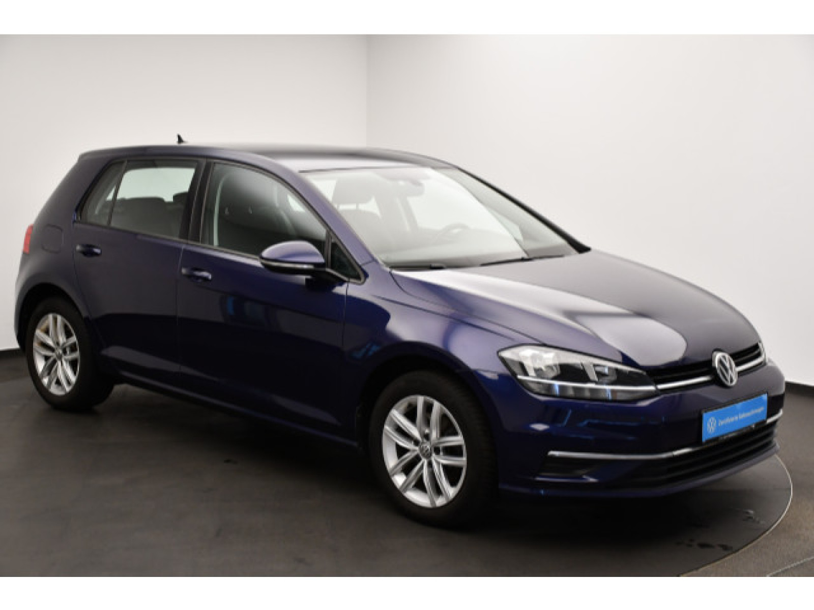 Volkswagen - Golf_12