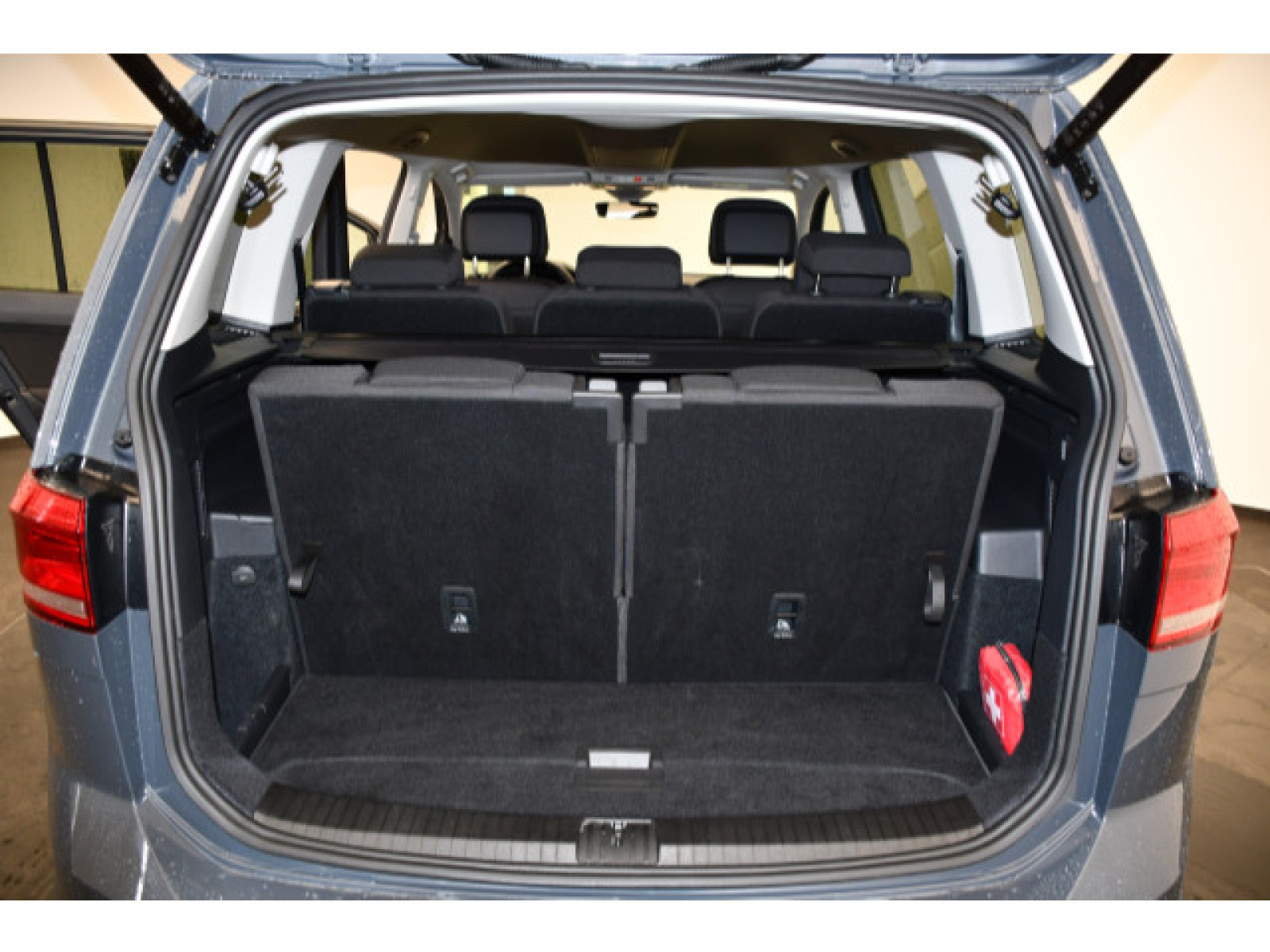 Volkswagen - Touran_10