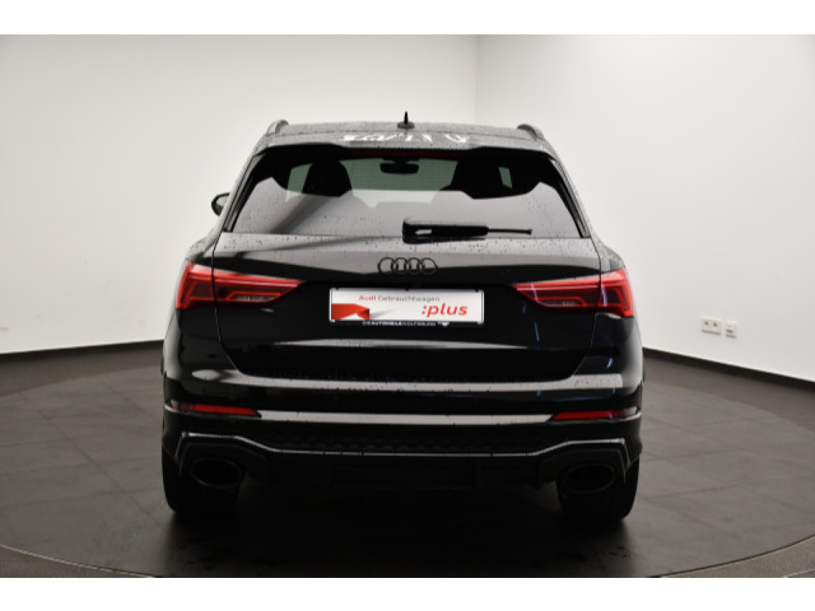 Audi - RS Q3_23
