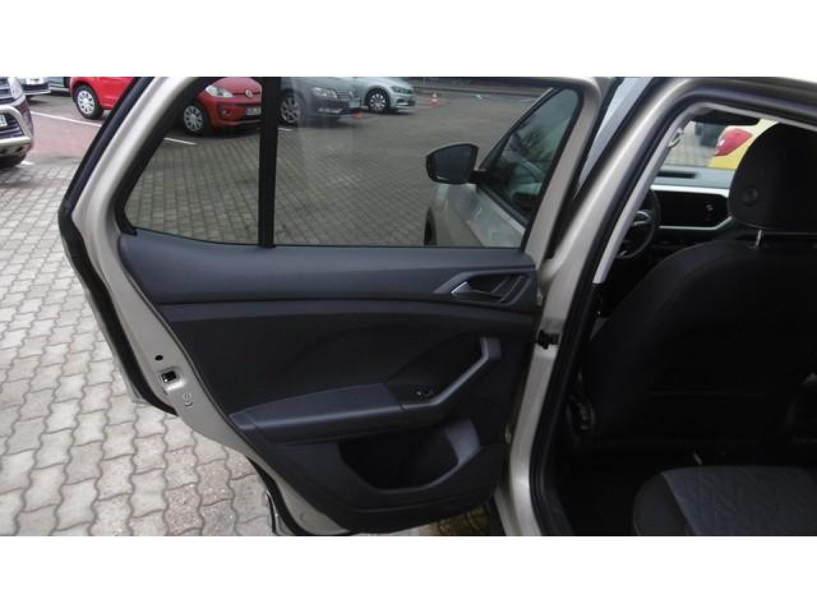 Volkswagen - T-Cross_18