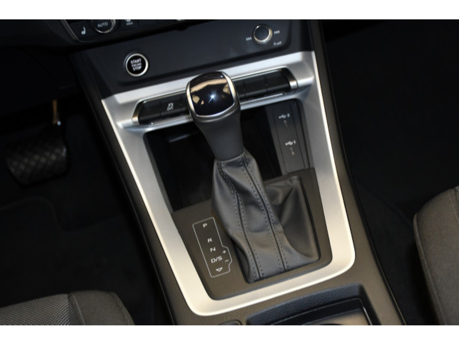 Audi - Q3_7