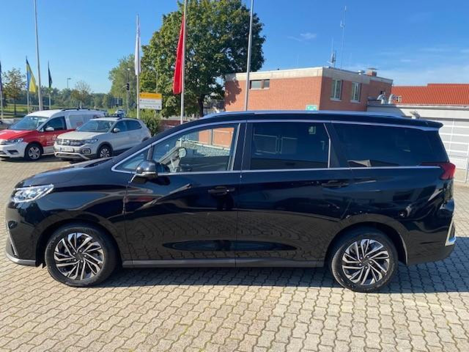 Maxus - Euniq 5_4