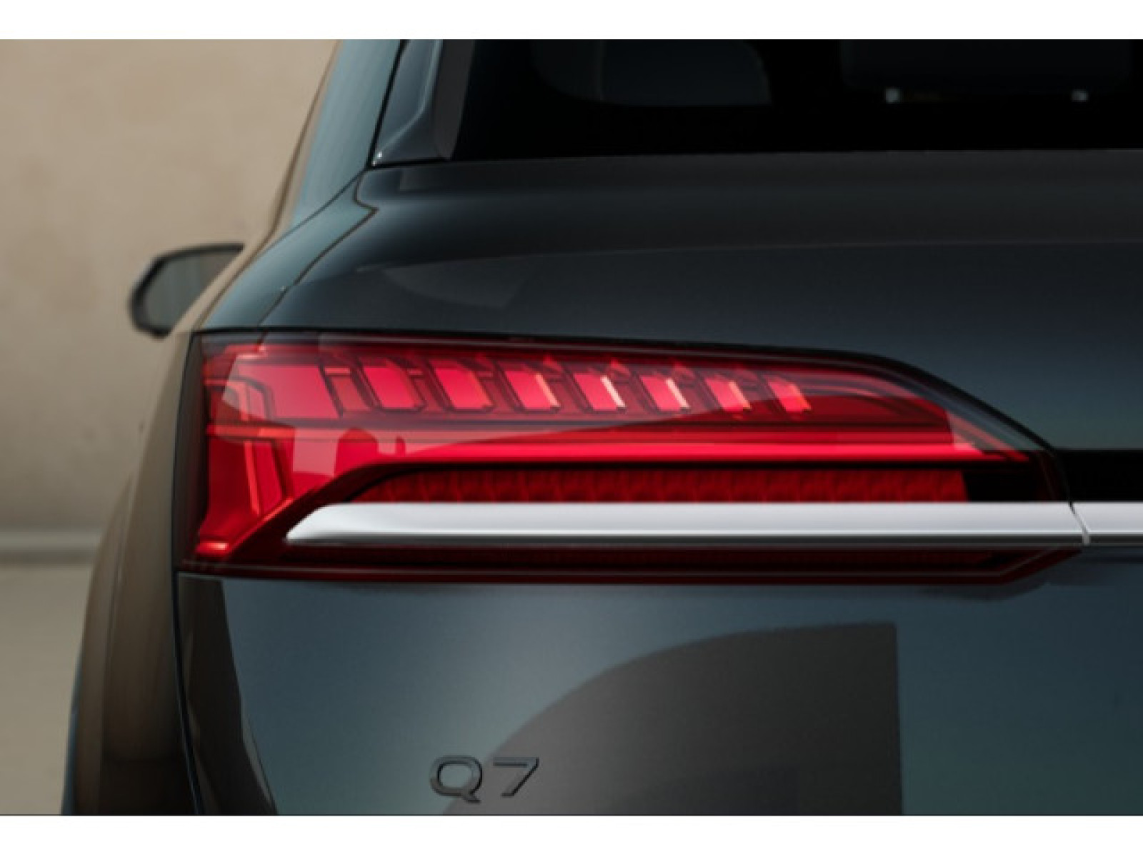 Audi - Q7_8