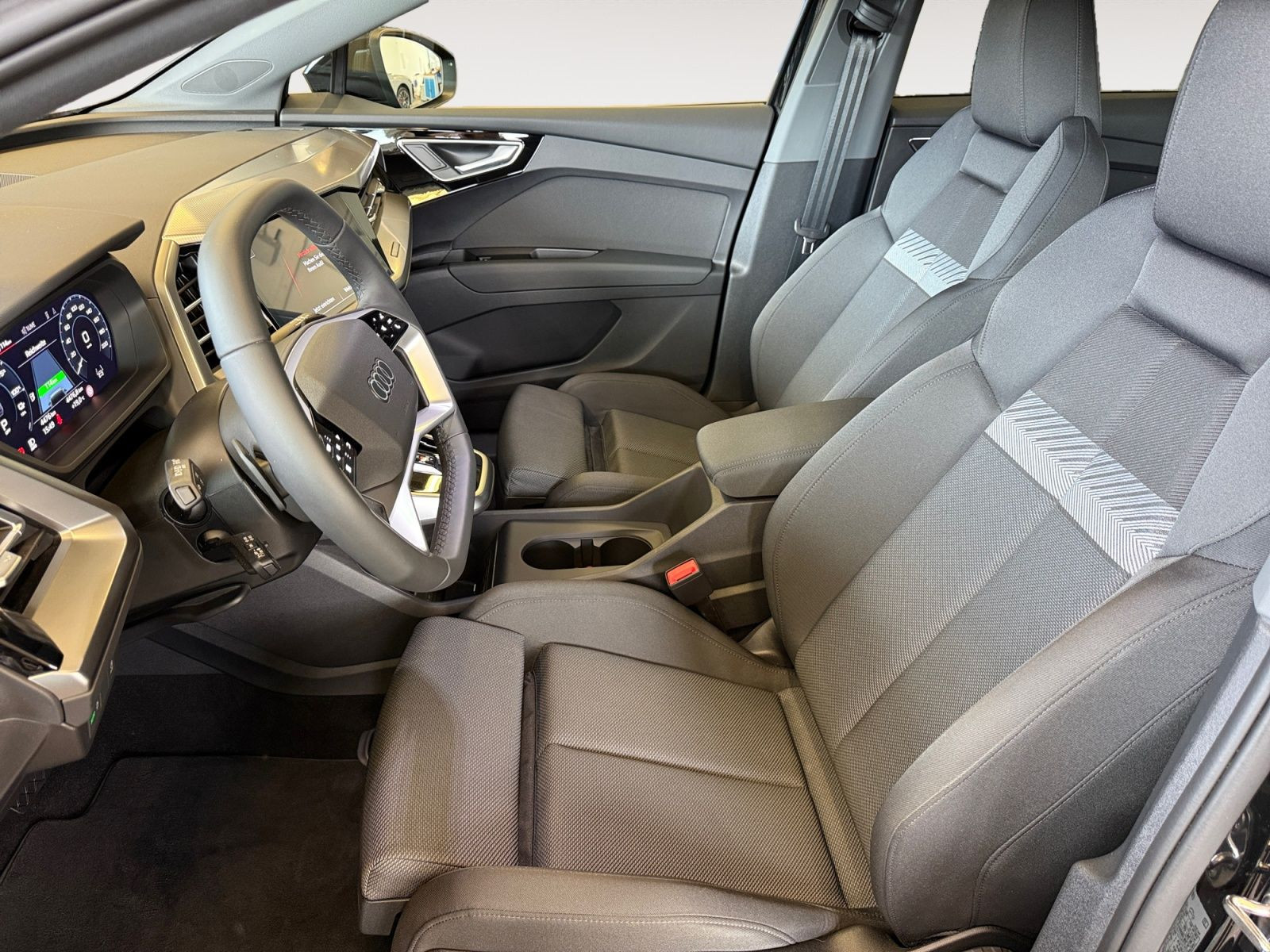 Audi - Q4 e-tron_11