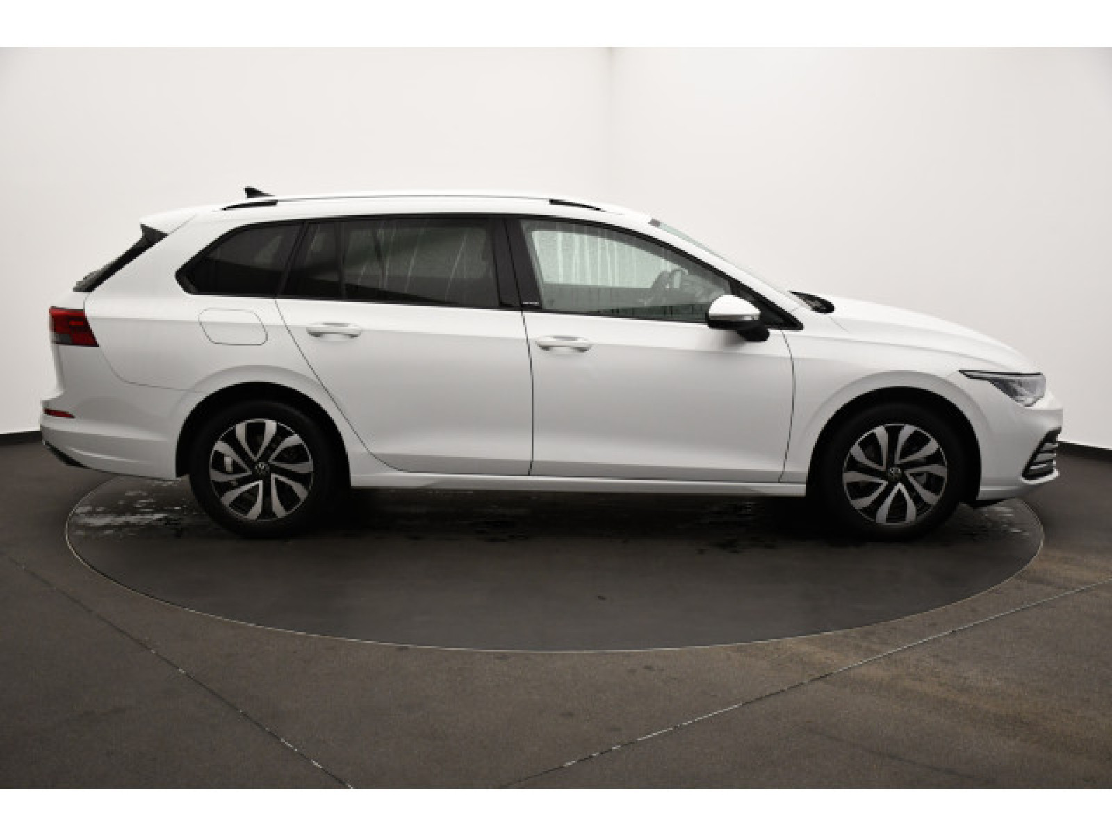 Volkswagen - Golf_17