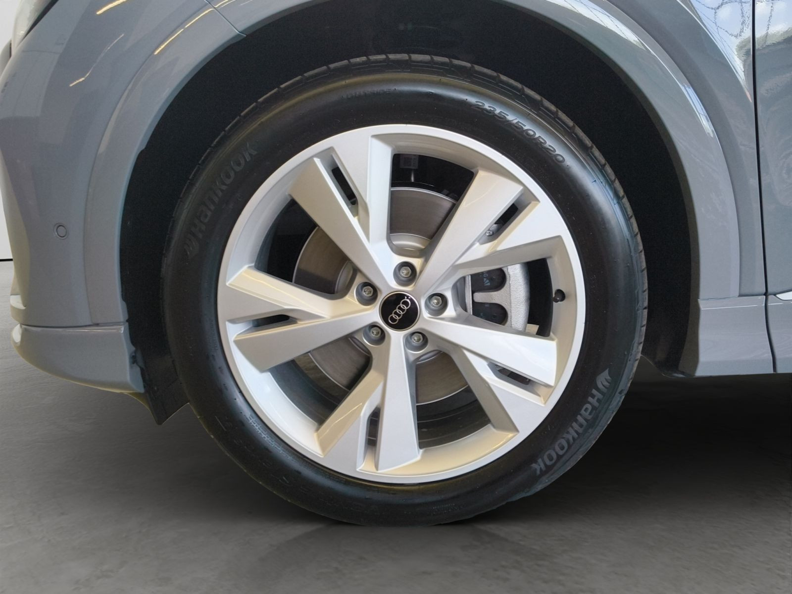 Audi - Q4 e-tron_17