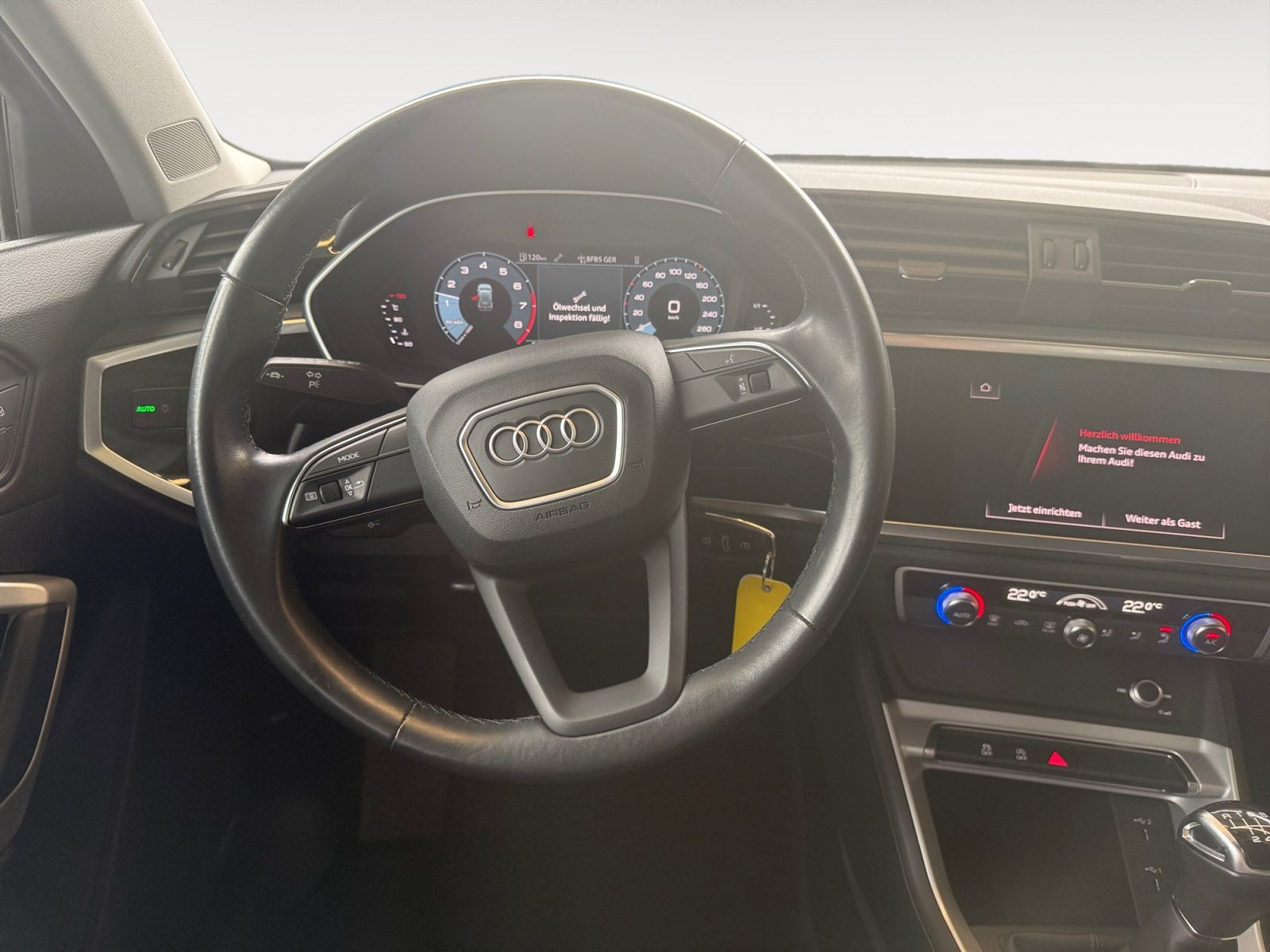 Audi - Q3_13