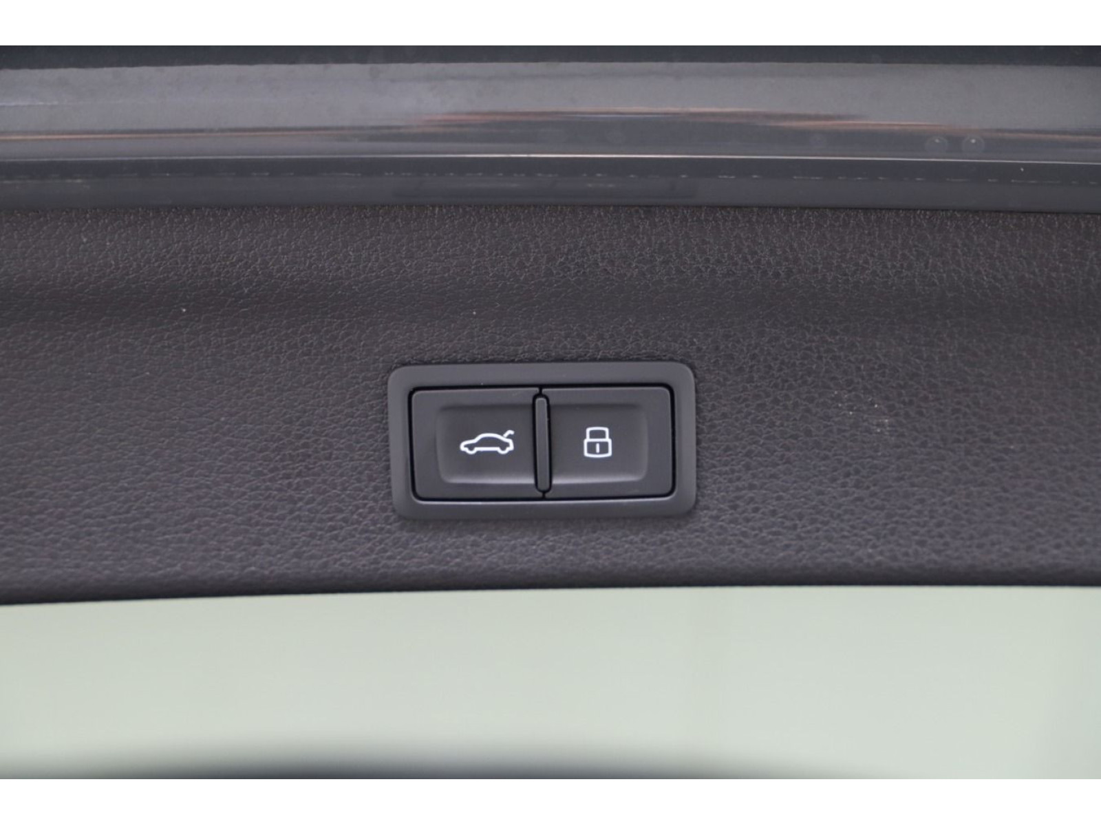 Audi - Q3_18