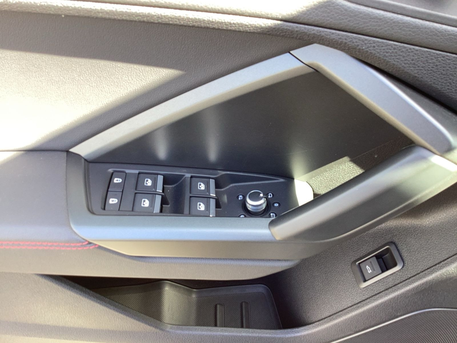 Audi - Q3_14