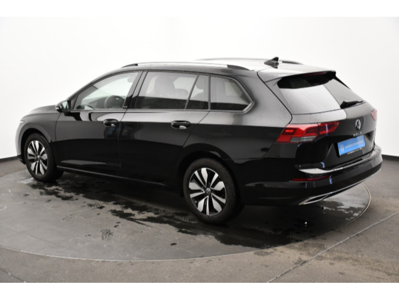 Volkswagen - Golf_15