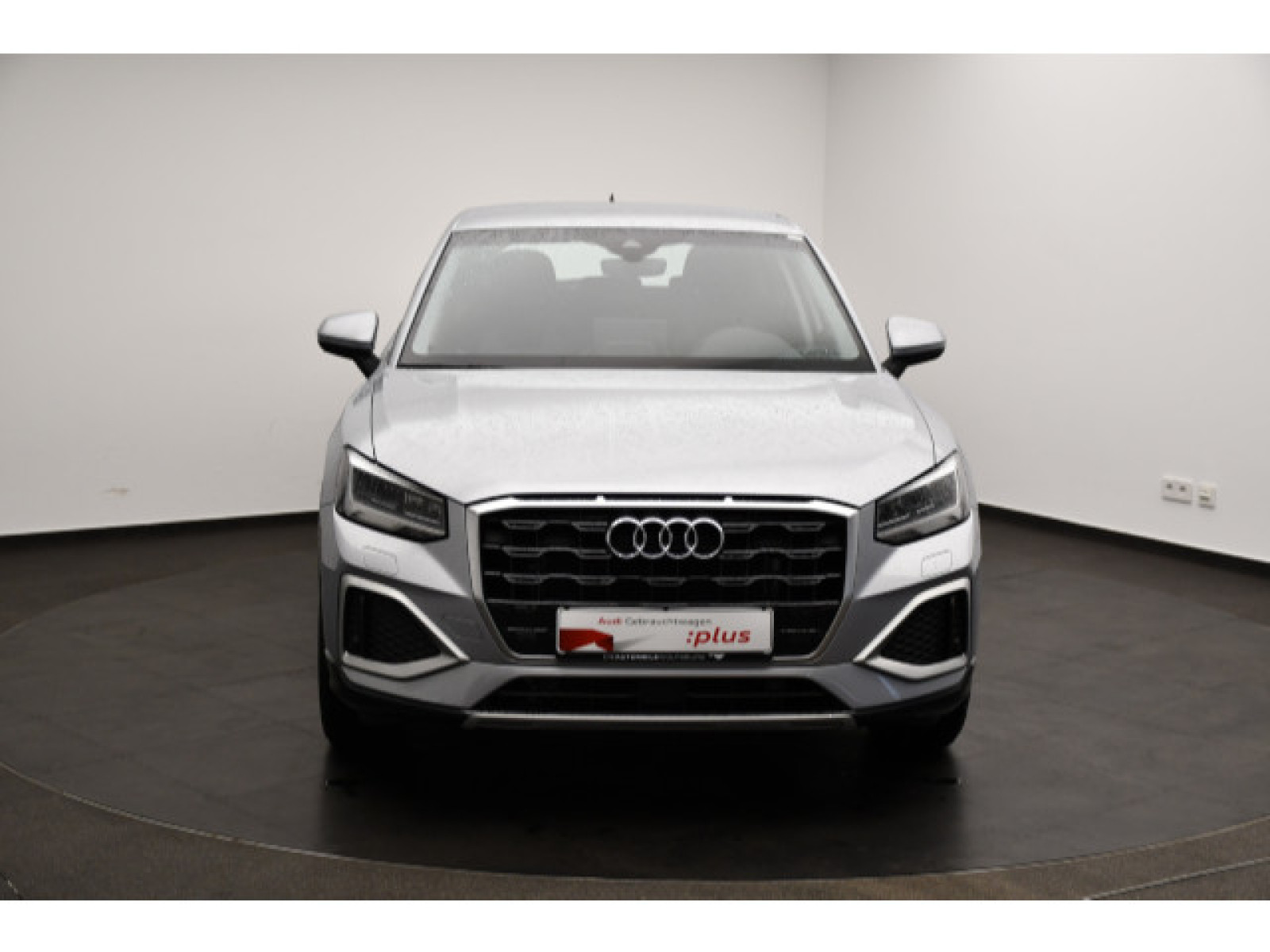 Audi - Q2_20